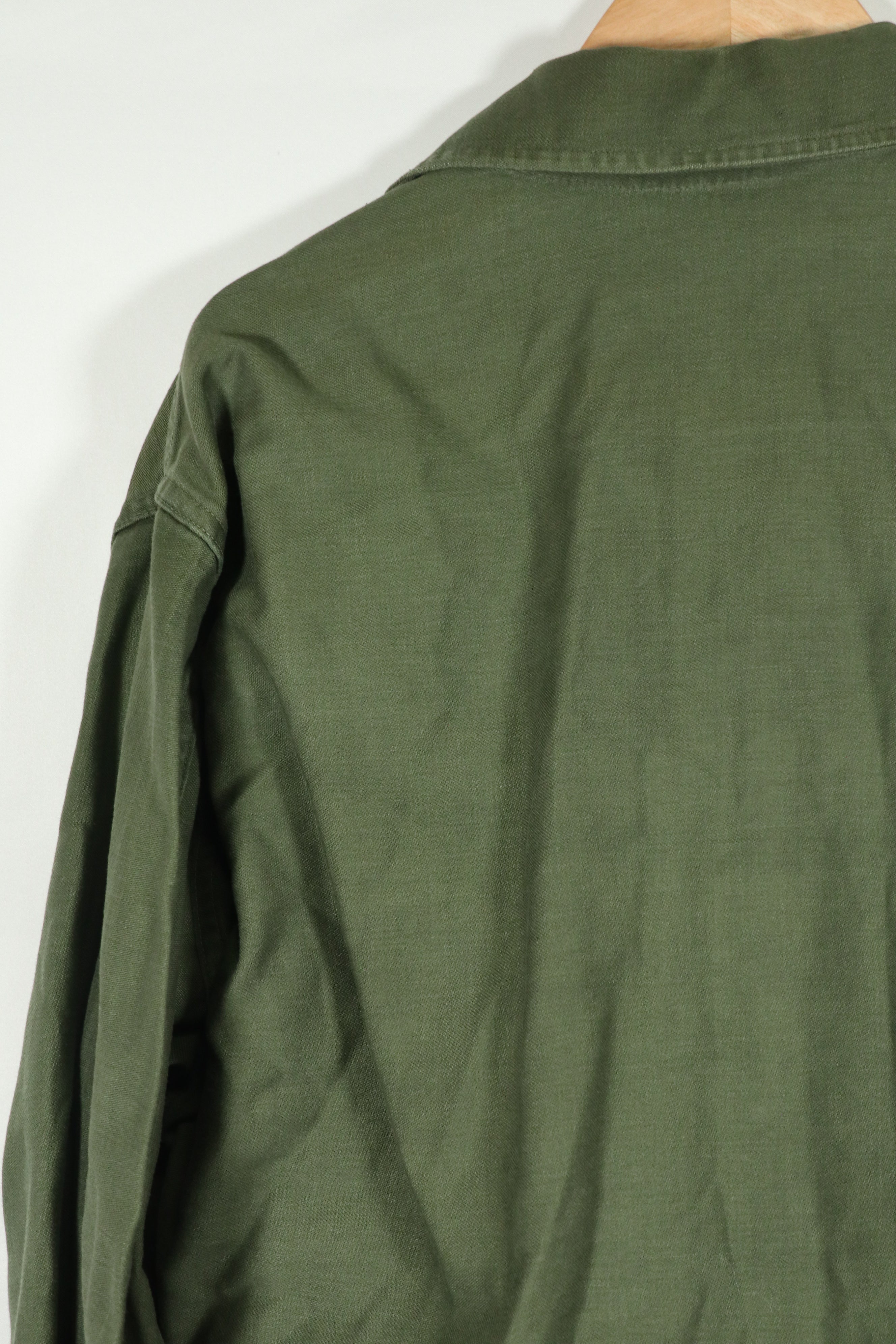 เสื้อเชิ้ตยูทิลิตี้ OG-107 แท้ ล็อตแรก มือสอง แพทช์ได้รับการซ่อมแซมแล้ว