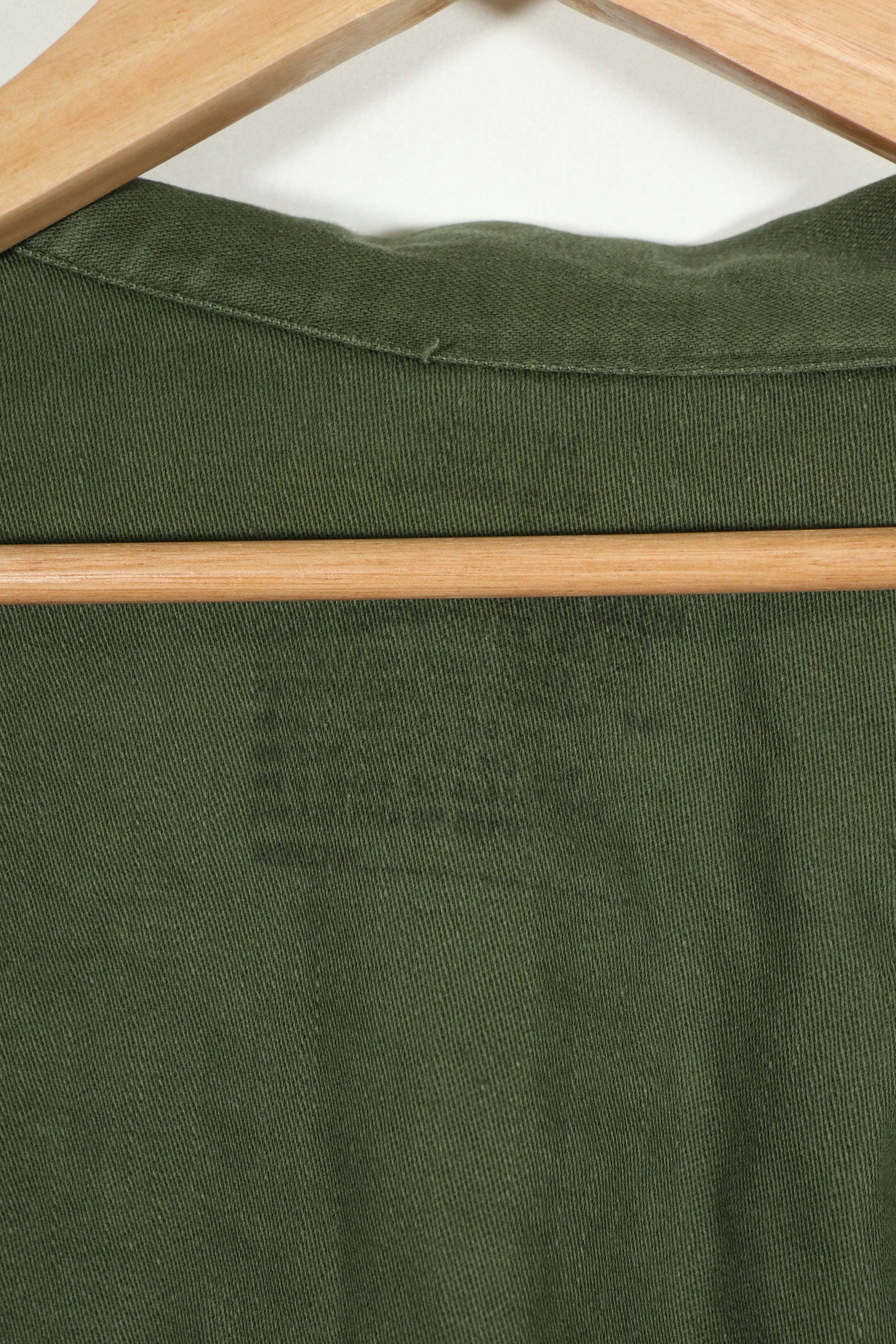 เสื้อเชิ้ตยูทิลิตี้ OG-107 แท้ ล็อตแรก มือสอง แพทช์ได้รับการซ่อมแซมแล้ว