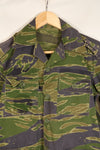 ผ้าแท้ ผลิตหลังสงคราม กองทัพเรือเวียดนามใต้ (VNMC) แบบที่ 5 เสื้อลายเสือ มือสอง