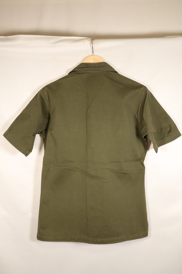 ประมาณปลายทศวรรษ 1960; ผลิตในญี่ปุ่น; แบรนด์ Taylor; เสื้อยูทิลิตี้ OG-107; ฐานทัพอากาศโยโกตา; มือสอง