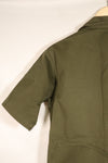 ประมาณปลายทศวรรษ 1960; ผลิตในญี่ปุ่น; แบรนด์ Taylor; เสื้อยูทิลิตี้ OG-107; ฐานทัพอากาศโยโกตา; มือสอง