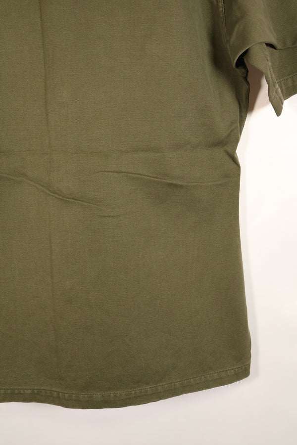 ประมาณปลายทศวรรษ 1960; ผลิตในญี่ปุ่น; แบรนด์ Taylor; เสื้อยูทิลิตี้ OG-107; ฐานทัพอากาศโยโกตา; มือสอง