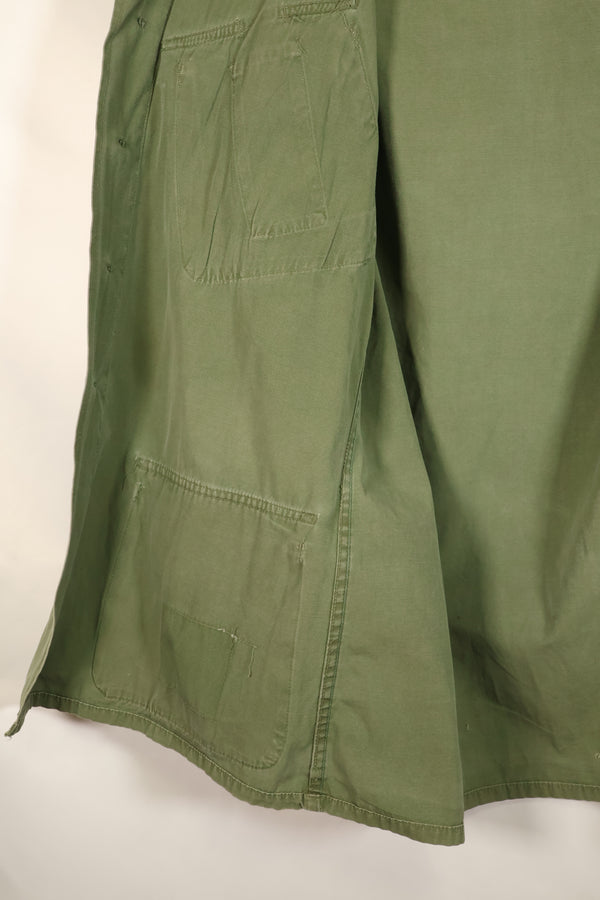 สัญญาประมาณปี 1966–67: เสื้อแจ็คเก็ตพรางลายพรางป่า รุ่นที่ 3 ของ S-R, หมวกเบเรต์สีเขียว, มือสอง