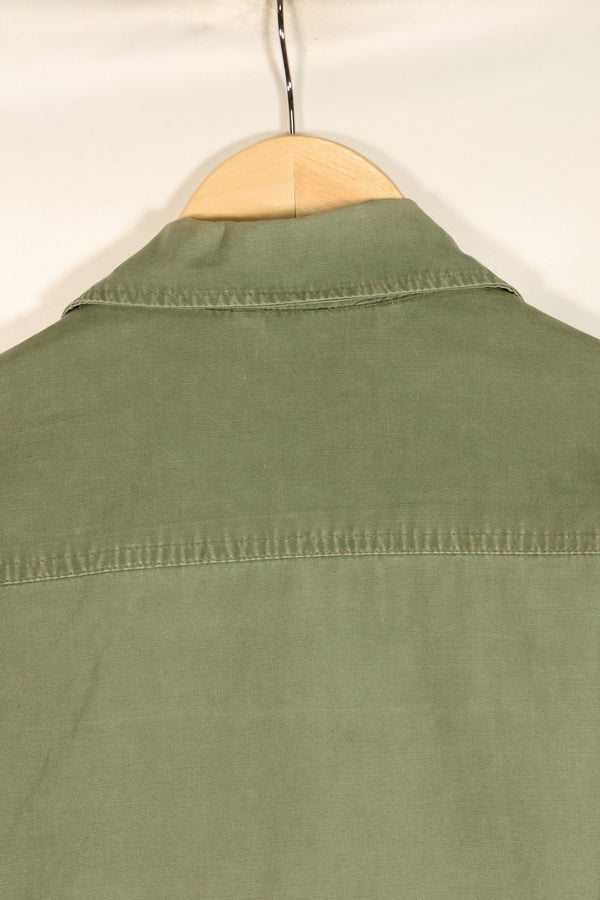 สัญญาประมาณปี 1966–67: เสื้อแจ็คเก็ตพรางลายพรางป่า รุ่นที่ 3 ของ S-R, หมวกเบเรต์สีเขียว, มือสอง