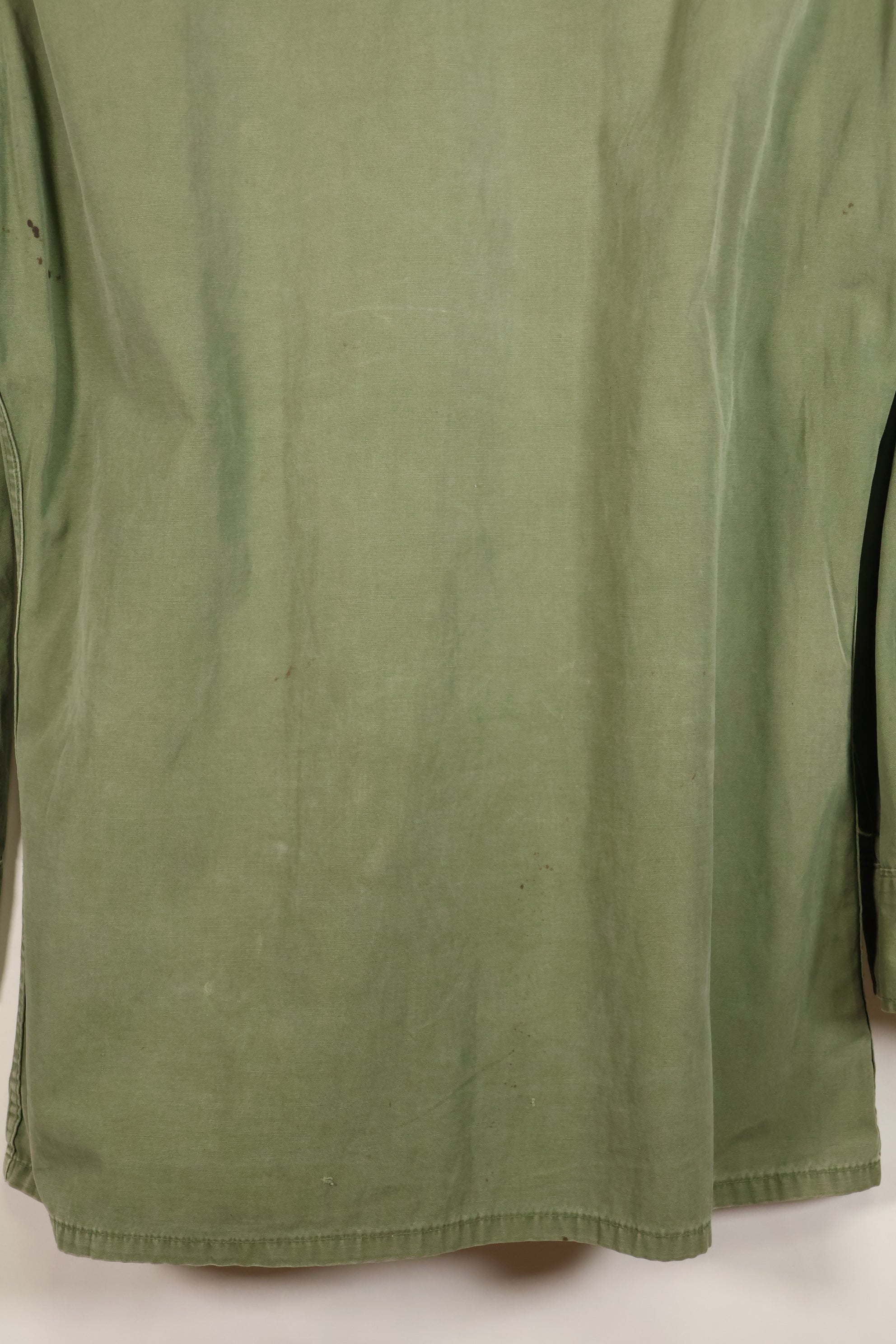 สัญญาประมาณปี 1966–67: เสื้อแจ็คเก็ตพรางลายพรางป่า รุ่นที่ 3 ของ S-R, หมวกเบเรต์สีเขียว, มือสอง