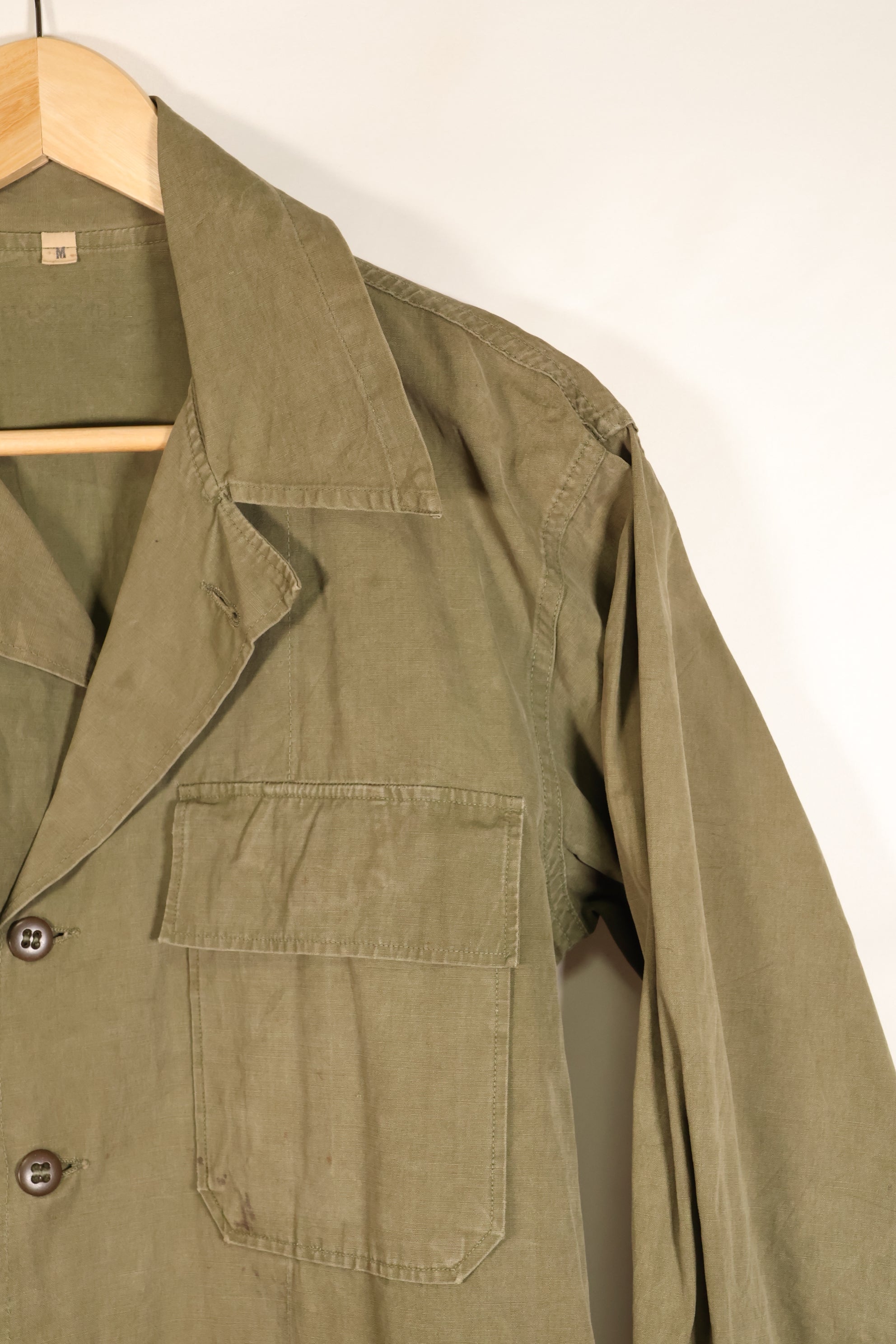 ทศวรรษ 1940, ขนาด M, ต้นแบบ, กองทัพสหรัฐฯ, เสื้อป๊อปลินฝ้ายสำหรับป่า, มือสอง