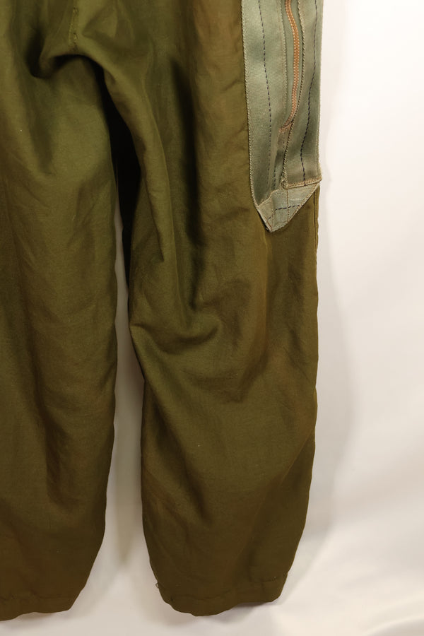 ปลายทศวรรษ 1960 – ตัวอย่างทดสอบ – กองทัพสหรัฐฯ – วัสดุ Nomex – ชุดบิน – มีตรา – มือสอง