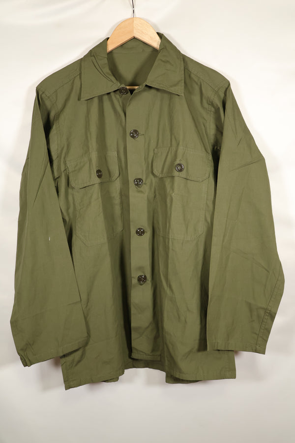 ทศวรรษ 1960 ประมาณขนาด Medium กองทัพเรือสหรัฐฯ เสื้อยูทิลิตี้ ผ้าป๊อปลิน เนื้อบาง แทบไม่เคยใช้งาน