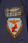 เสื้อแจ็คเก็ตบำรุงรักษาดาดฟ้าสำหรับลาดตระเวนต่อต้านเรือดำน้ำของกองทัพเรือสหรัฐฯ ปี 1968 พร้อมแผ่นป้ายที่ผลิตในท้องถิ่น มือสอง