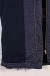 เสื้อแจ็คเก็ตบำรุงรักษาดาดฟ้าสำหรับลาดตระเวนต่อต้านเรือดำน้ำของกองทัพเรือสหรัฐฯ ปี 1968 พร้อมแผ่นป้ายที่ผลิตในท้องถิ่น มือสอง