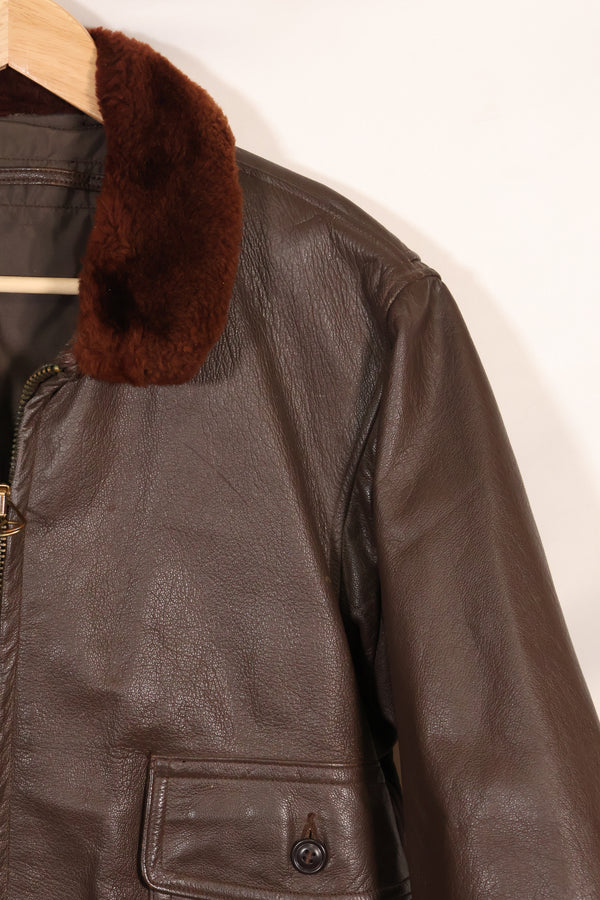 เสื้อแจ็คเก็ต G-1 Flight Jacket ของกองทัพเรือสหรัฐฯ มือสองจากช่วงปี 1950-1960 ไม่มีฉลากสัญญา