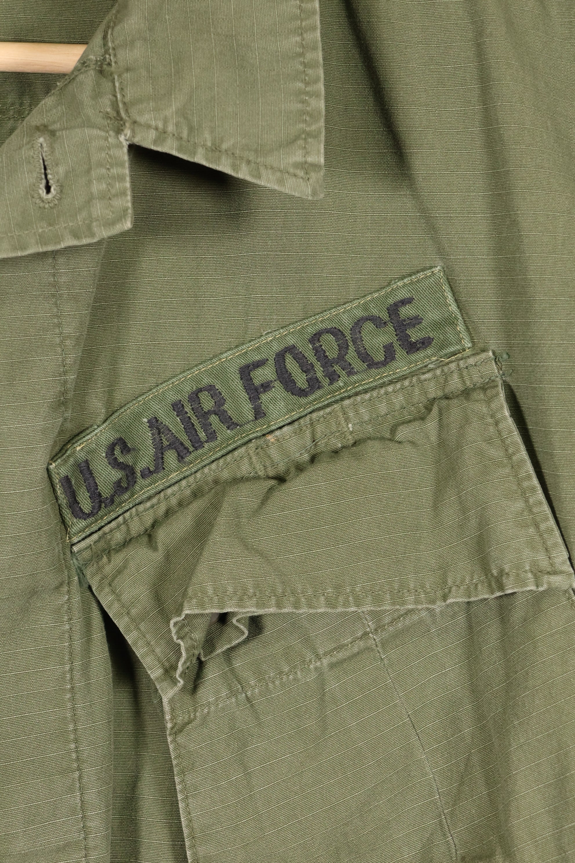 สัญญาปี 1968 M-S พร้อมเทป USAF รุ่นที่ 4 แจ็คเก็ตพรางป่าแบบแขนสั้น ปรับเปลี่ยนแล้ว มือสอง