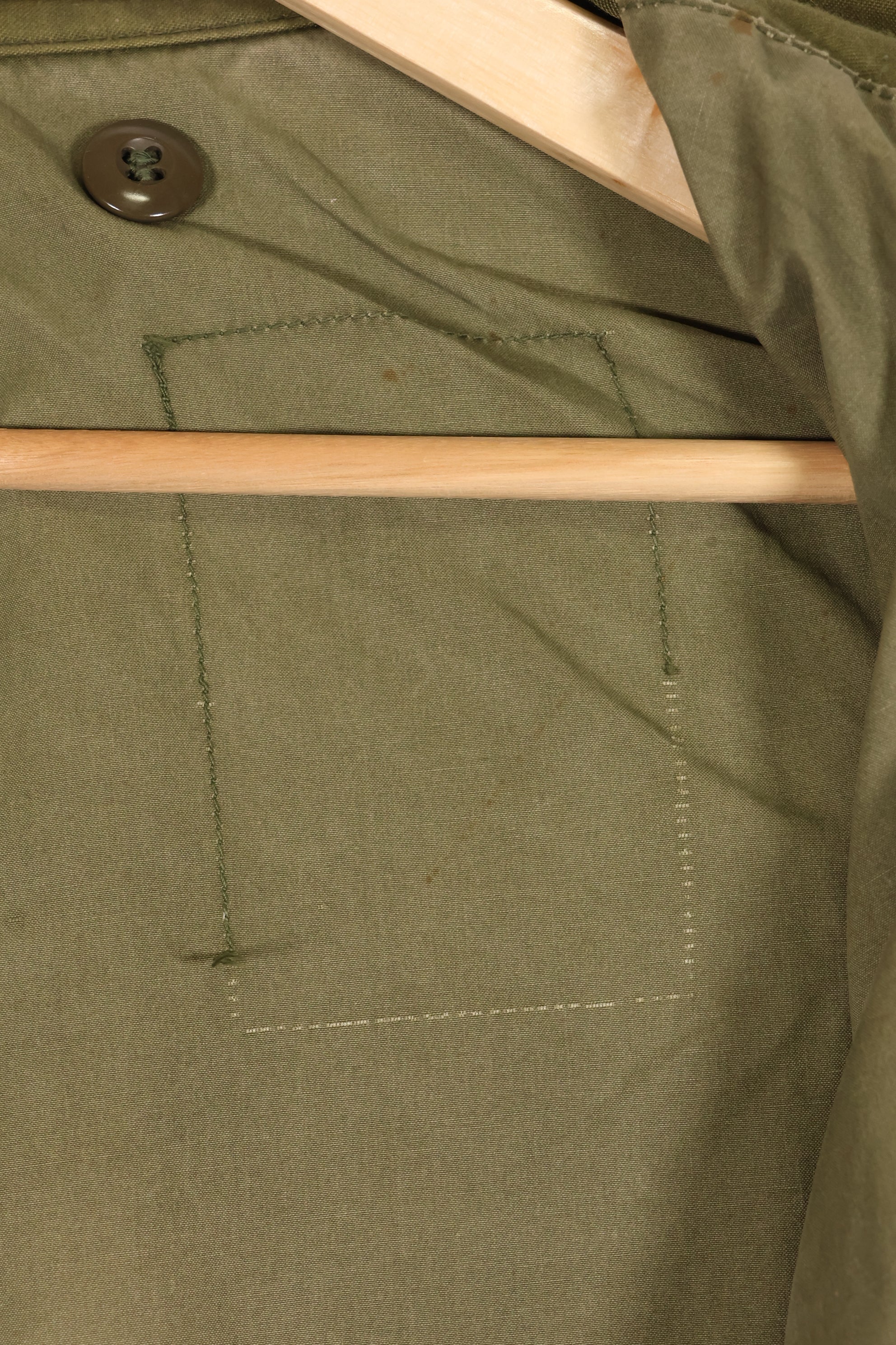 ช่วงต้นทศวรรษ 1970 ขนาดประมาณ MEDIUM รุ่นที่ 3 M65 แจ็คเก็ตสนาม ไม่มีป้ายขนาด สินค้ามือสอง