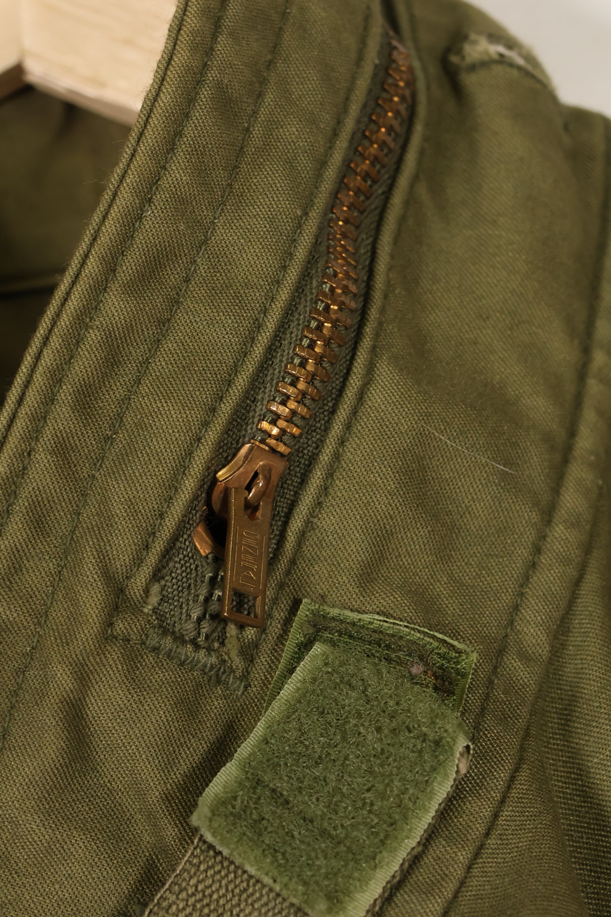 ช่วงต้นทศวรรษ 1970 ขนาดประมาณ MEDIUM รุ่นที่ 3 M65 แจ็คเก็ตสนาม ไม่มีป้ายขนาด สินค้ามือสอง