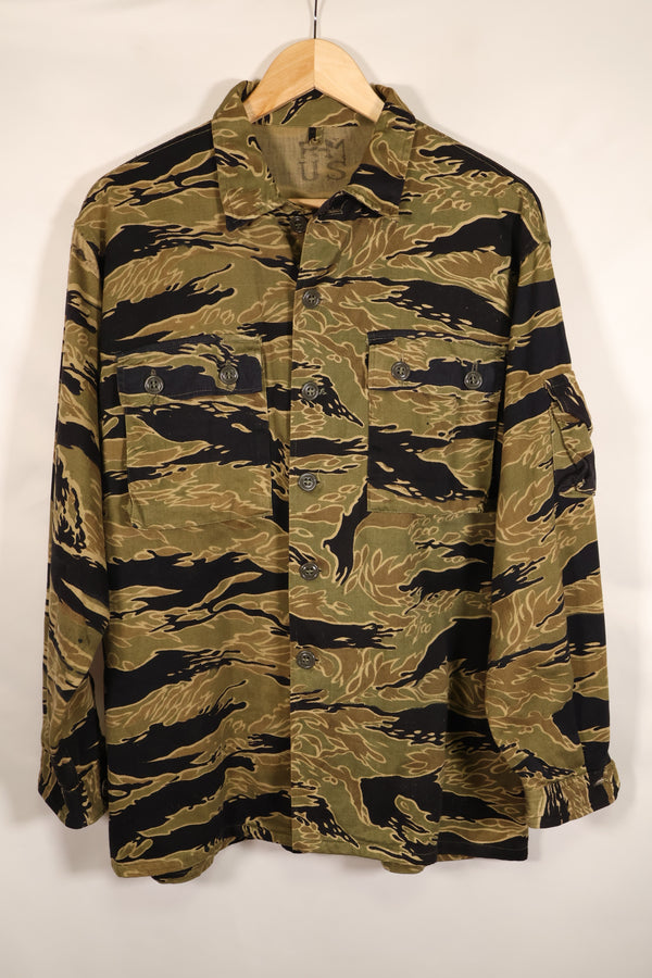 เสื้อเชิ้ตตัดเย็บแบบอเมริกัน US-M Gold Tiger ลายเสือลายทาง ปลายทศวรรษ 1960 สภาพดี