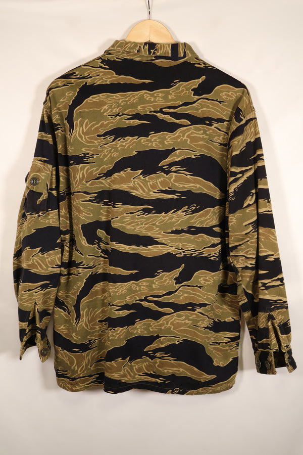 เสื้อเชิ้ตตัดเย็บแบบอเมริกัน US-M Gold Tiger ลายเสือลายทาง ปลายทศวรรษ 1960 สภาพดี