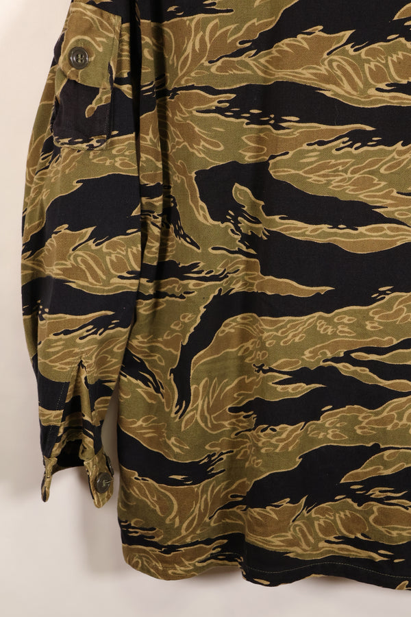 Late 1960s US-M Gold Tiger Tiger Stripe US-cut shirt, in good condition
