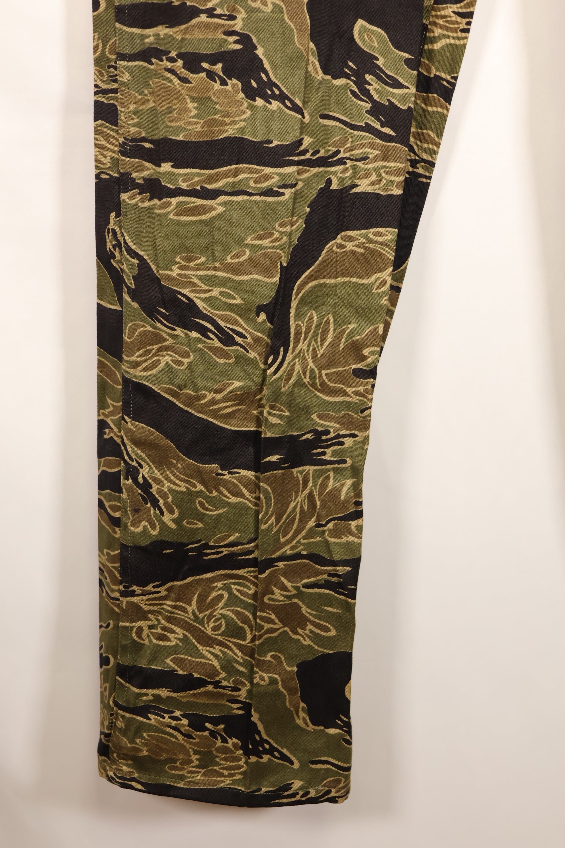 ปลายทศวรรษ 1960, US-L, ของเก่าเก็บ, Gold Tiger, กางเกงทรงอเมริกัน, ไม่สวมใส่