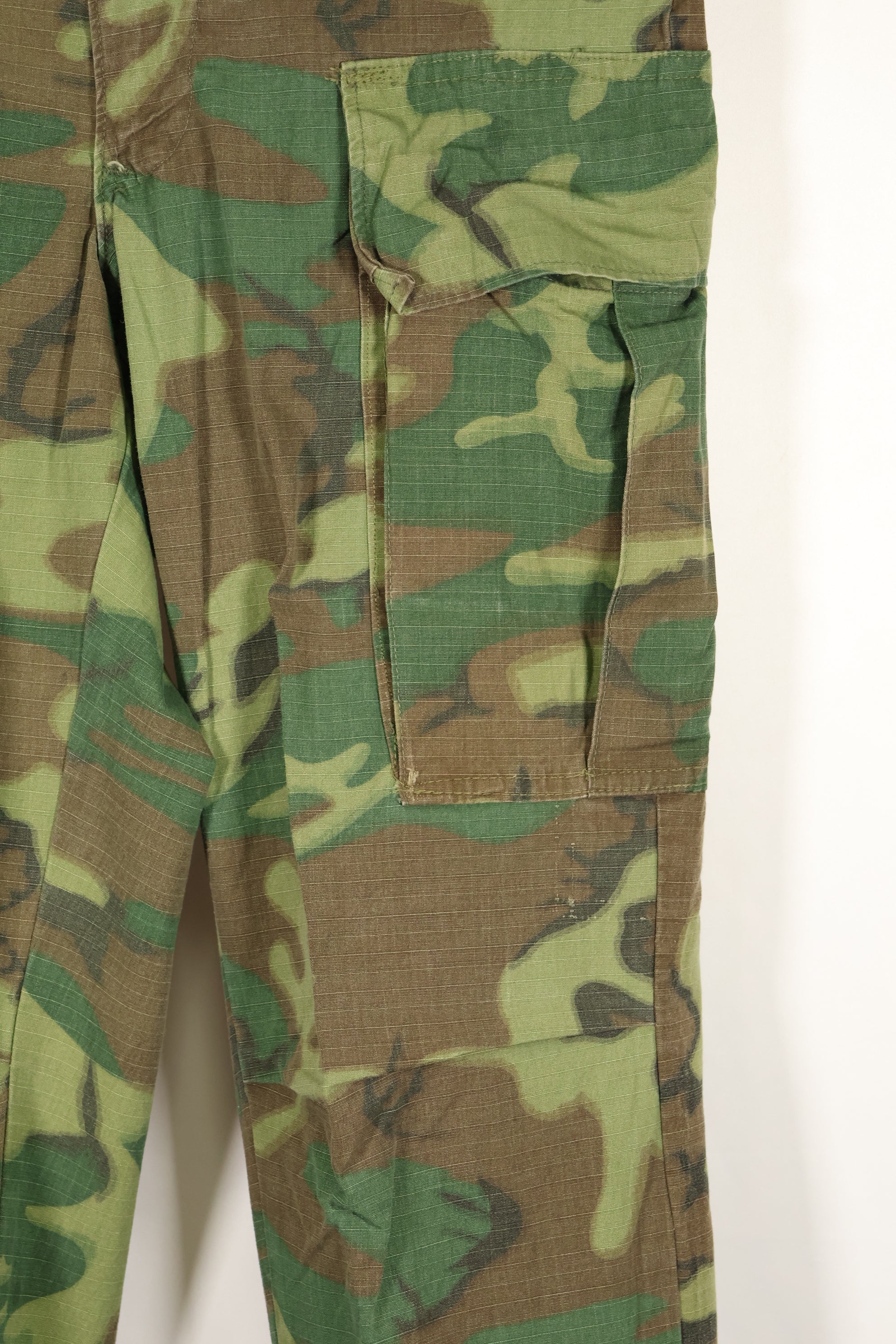 สัญญาปี 1968 ขนาดไม่มีป้าย ร่มกันฉีกขาด ลายพราง ERDL กางเกงทหารมือสอง