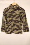 ประมาณปี 1965–65   ลายเสือโอกินาวา   JWD   ลายเสือ   ทรงเอเชีย   เสื้อเชิ้ต   มือสอง