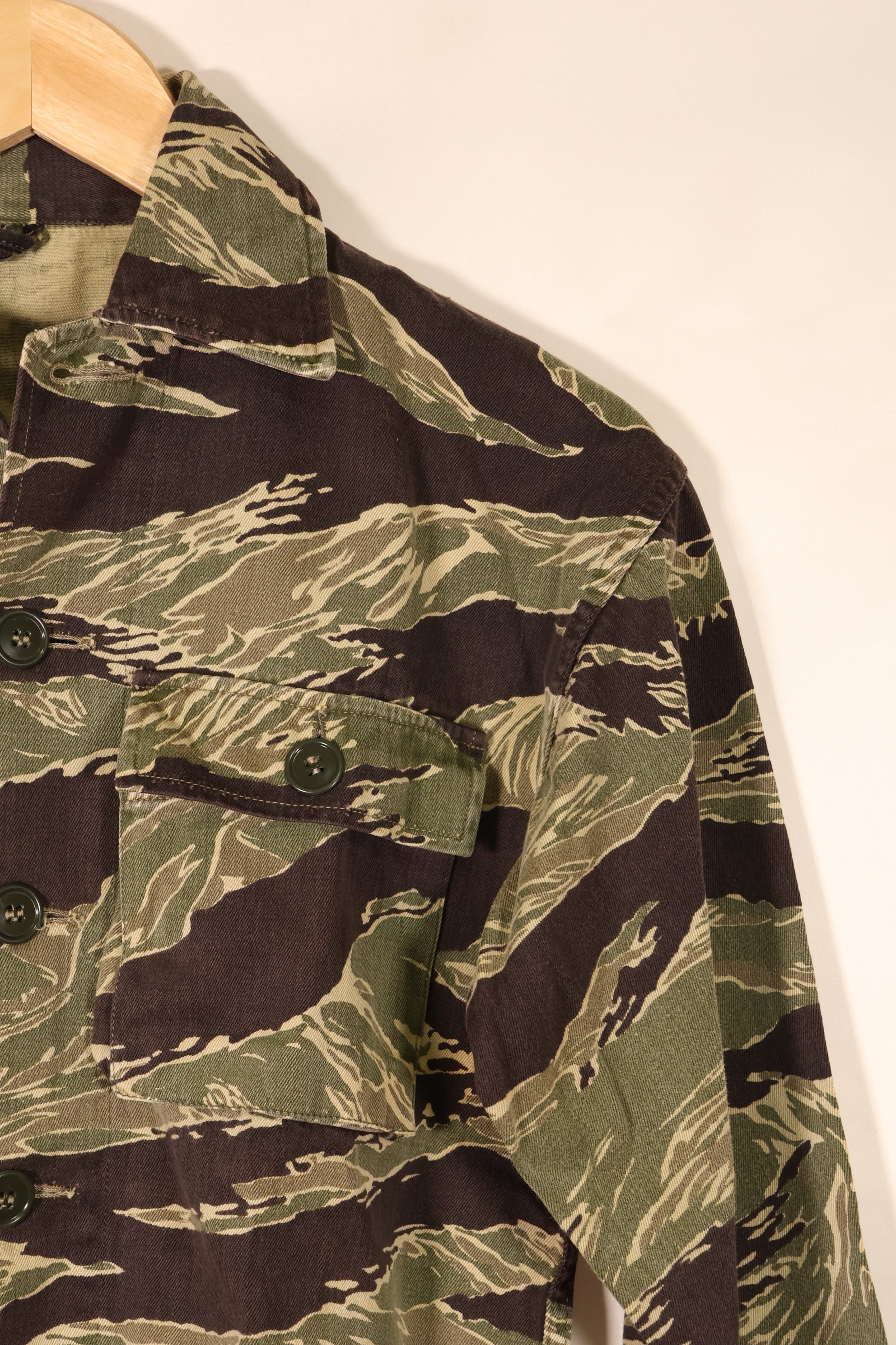 ประมาณปี 1965–65   ลายเสือโอกินาวา   JWD   ลายเสือ   ทรงเอเชีย   เสื้อเชิ้ต   มือสอง