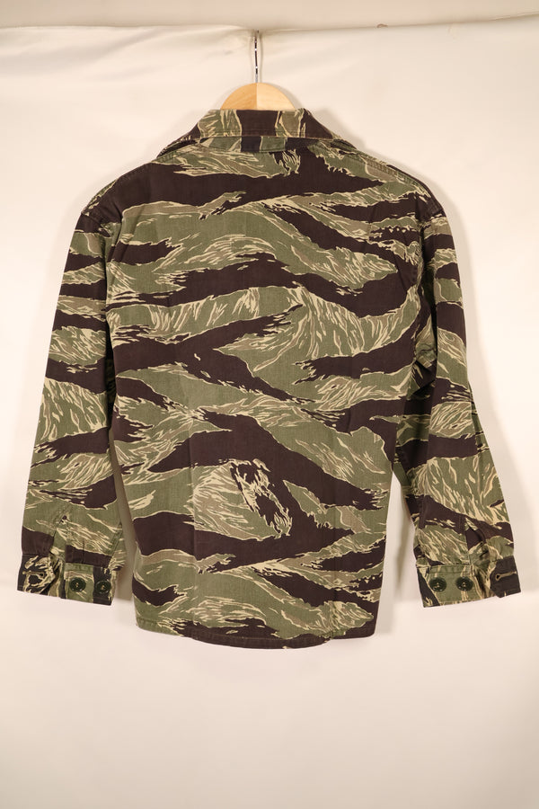ประมาณปี 1965–65   ลายเสือโอกินาวา   JWD   ลายเสือ   ทรงเอเชีย   เสื้อเชิ้ต   มือสอง