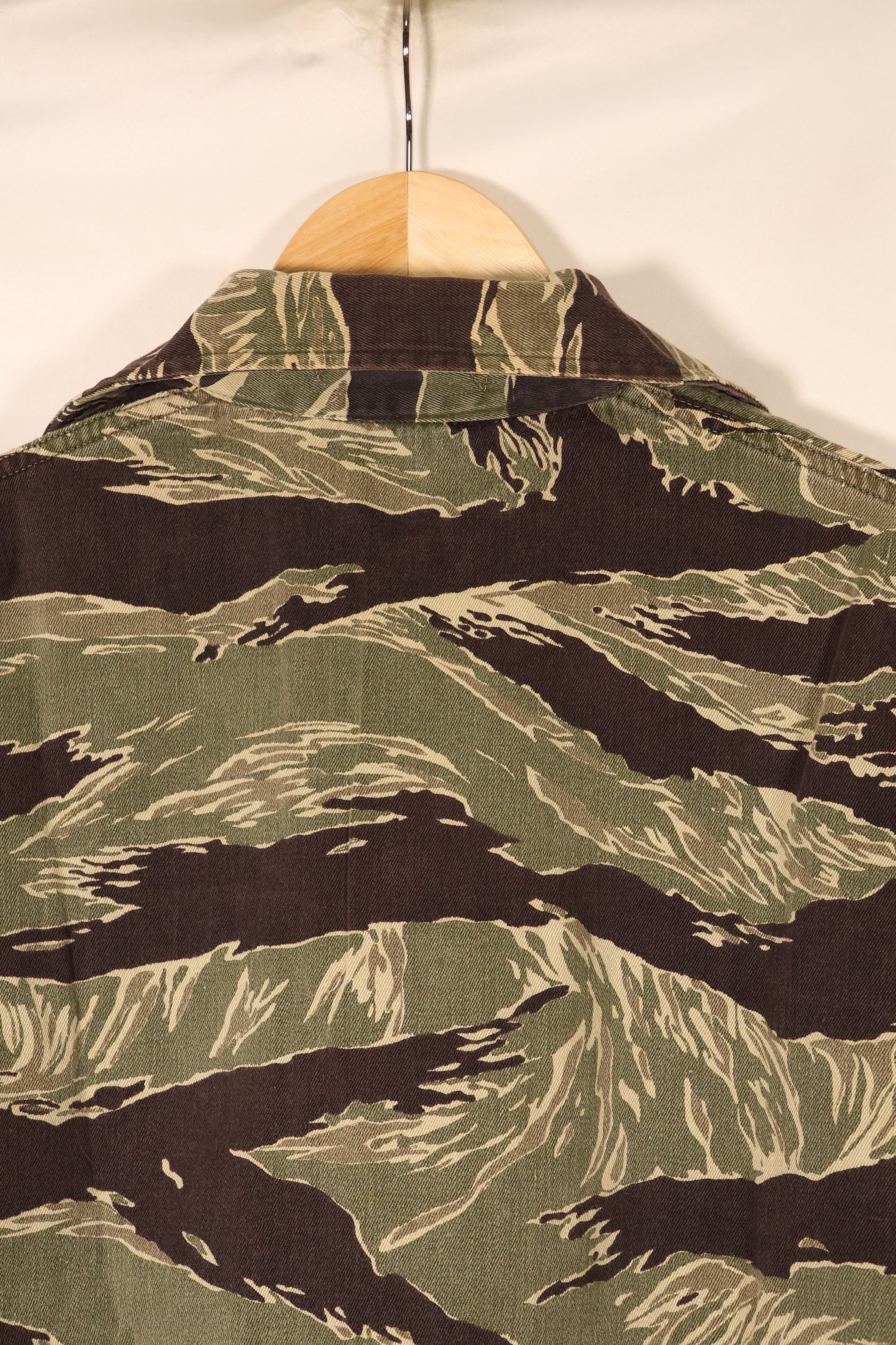 ประมาณปี 1965–65   ลายเสือโอกินาวา   JWD   ลายเสือ   ทรงเอเชีย   เสื้อเชิ้ต   มือสอง