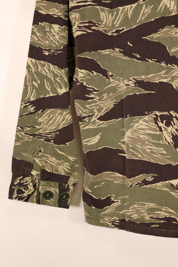 ประมาณปี 1965–65   ลายเสือโอกินาวา   JWD   ลายเสือ   ทรงเอเชีย   เสื้อเชิ้ต   มือสอง