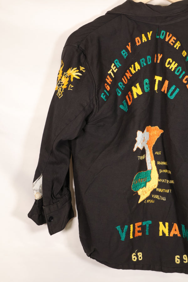 1968-1969 Vietnam War Tour Jacket Viet Jean, good condition, used.