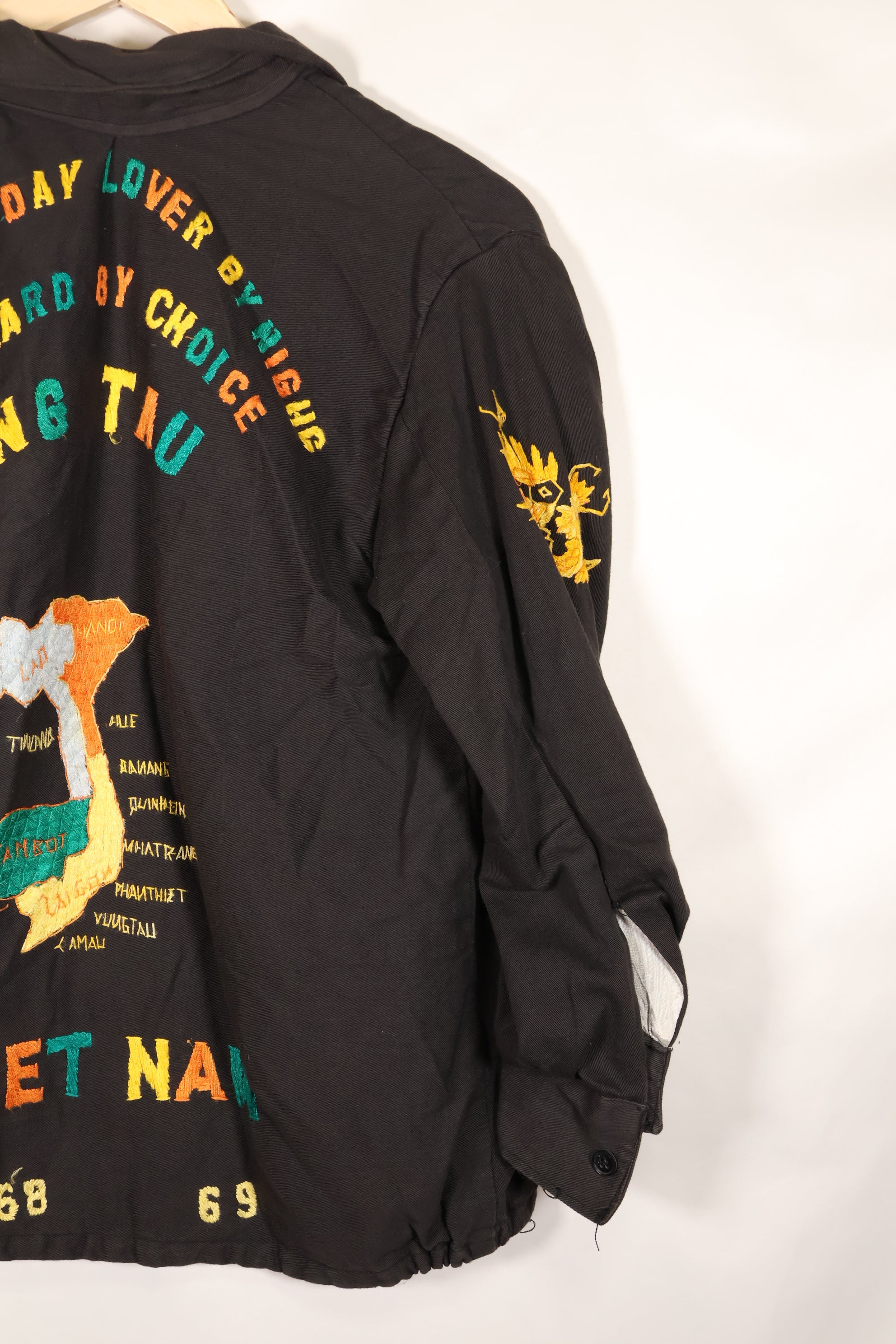 1968-1969 Vietnam War Tour Jacket Viet Jean, good condition, used.