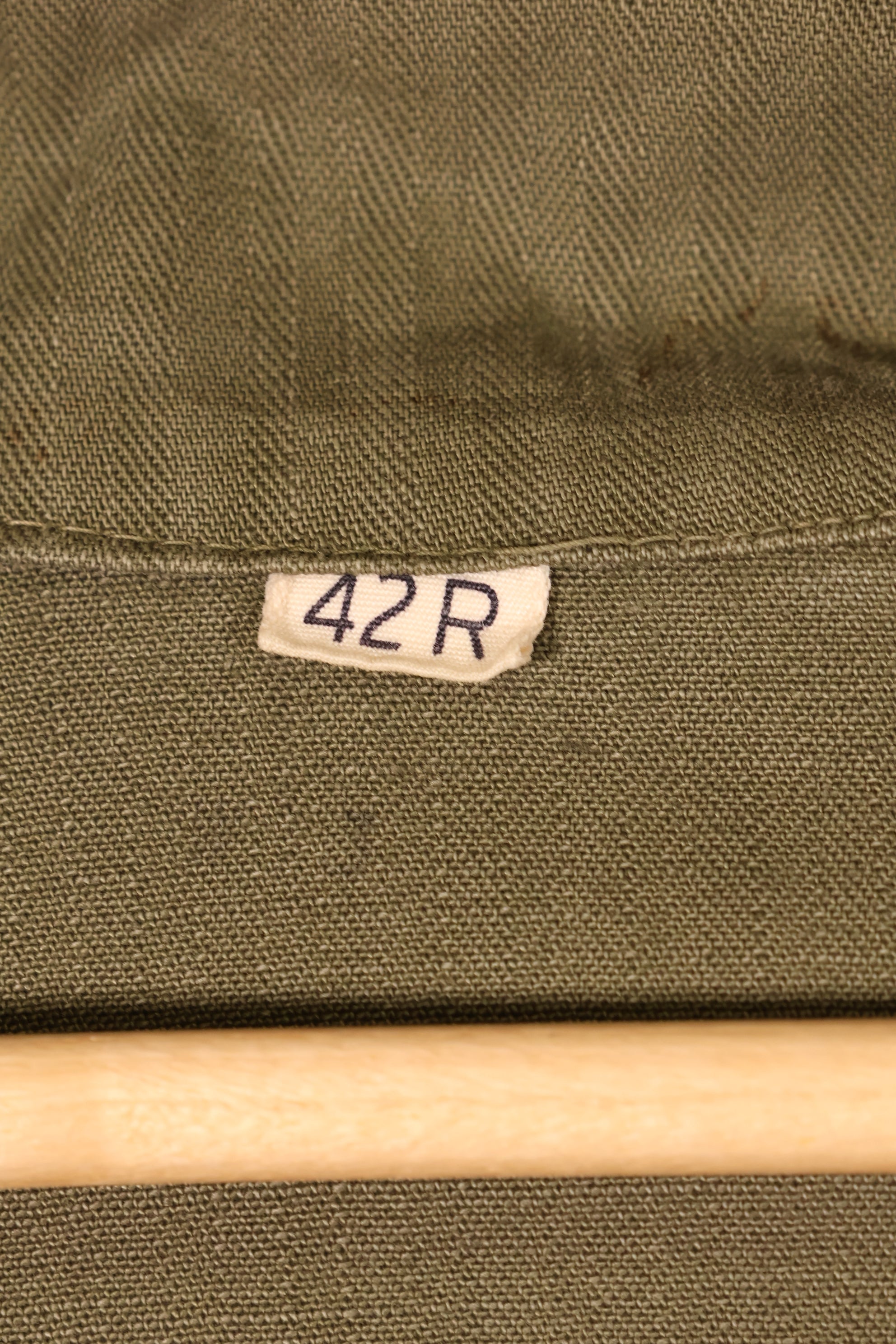 ต้นทศวรรษ 1940, ขนาด 42R, แจ็กเก็ตใช้งานทั่วไป M43 HBT ของกองทัพสหรัฐฯ, สีซีด, มือสอง