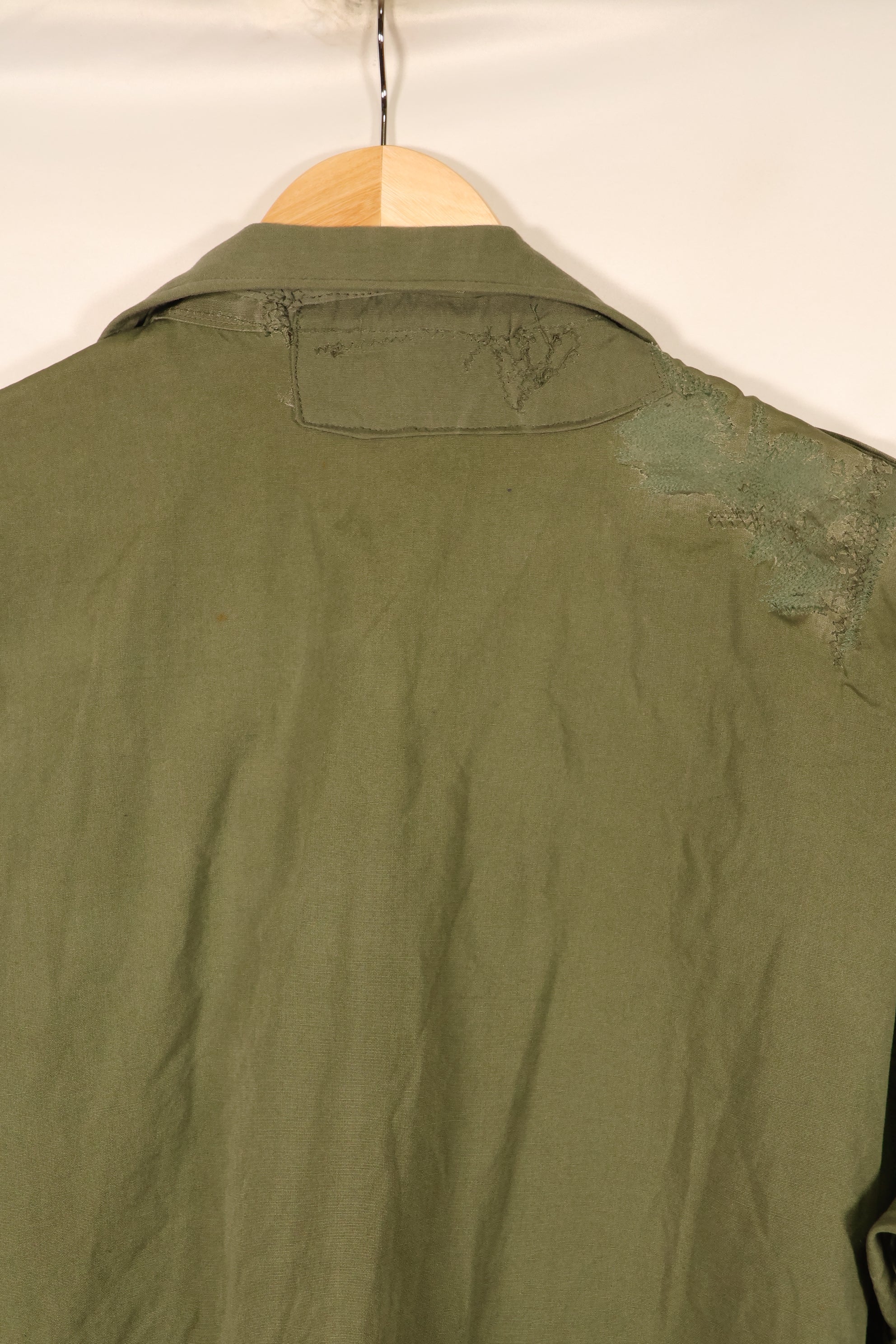 แจ็กเก็ตสนามแบบ Jungle Fatigue รุ่นแรก L-L ปี 1963 – ได้ซ่อมแซมแล้ว – มือสอง