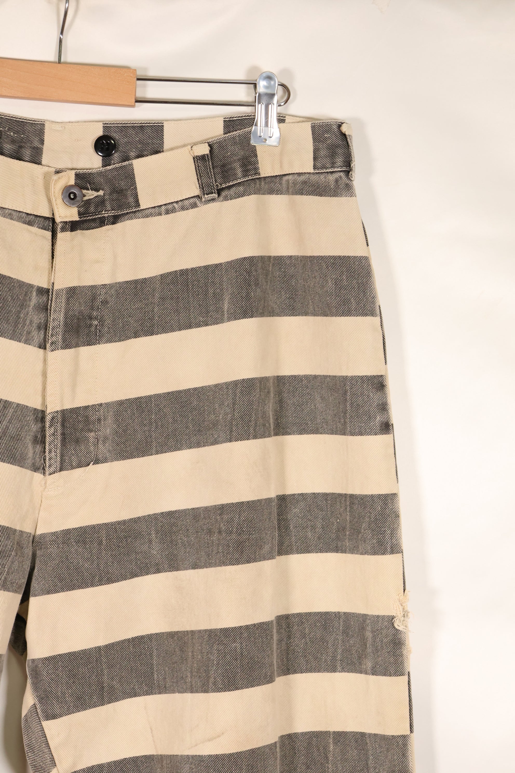 ช่วงปี 1930-1940 เสื้อผ้าคอสตูมภาพยนตร์ฮอลลีวูด สหรัฐอเมริกา กางเกงนักโทษ กางเกงนักโทษมือสอง