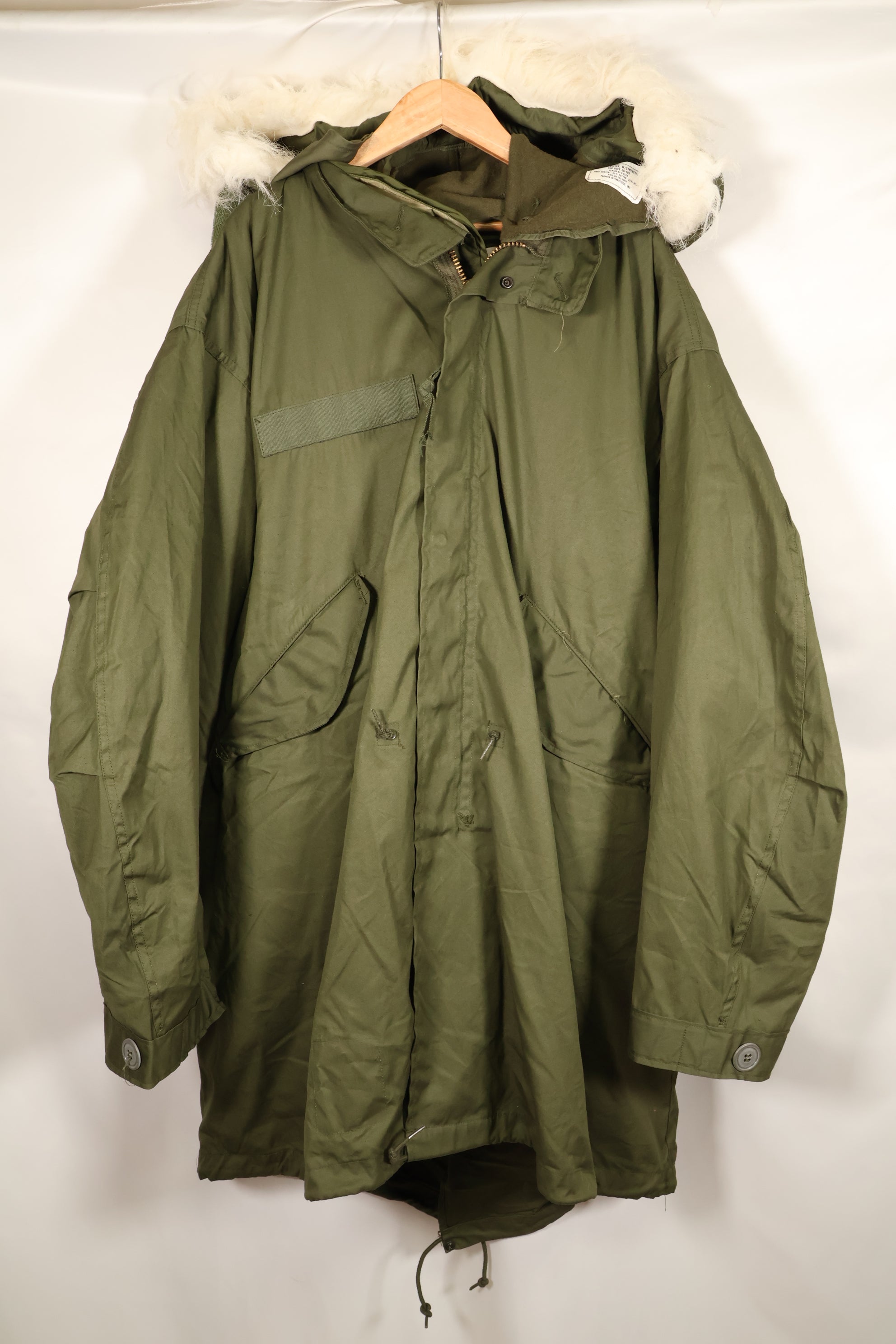 สัญญาปี 1973 & สัญญาปี 1983 เสื้อฮู้ด M-R M65 เสื้อฮู้ดแบบหางปลา เสื้อฮู้ดแบบหางปลา แทบไม่เคยใช้