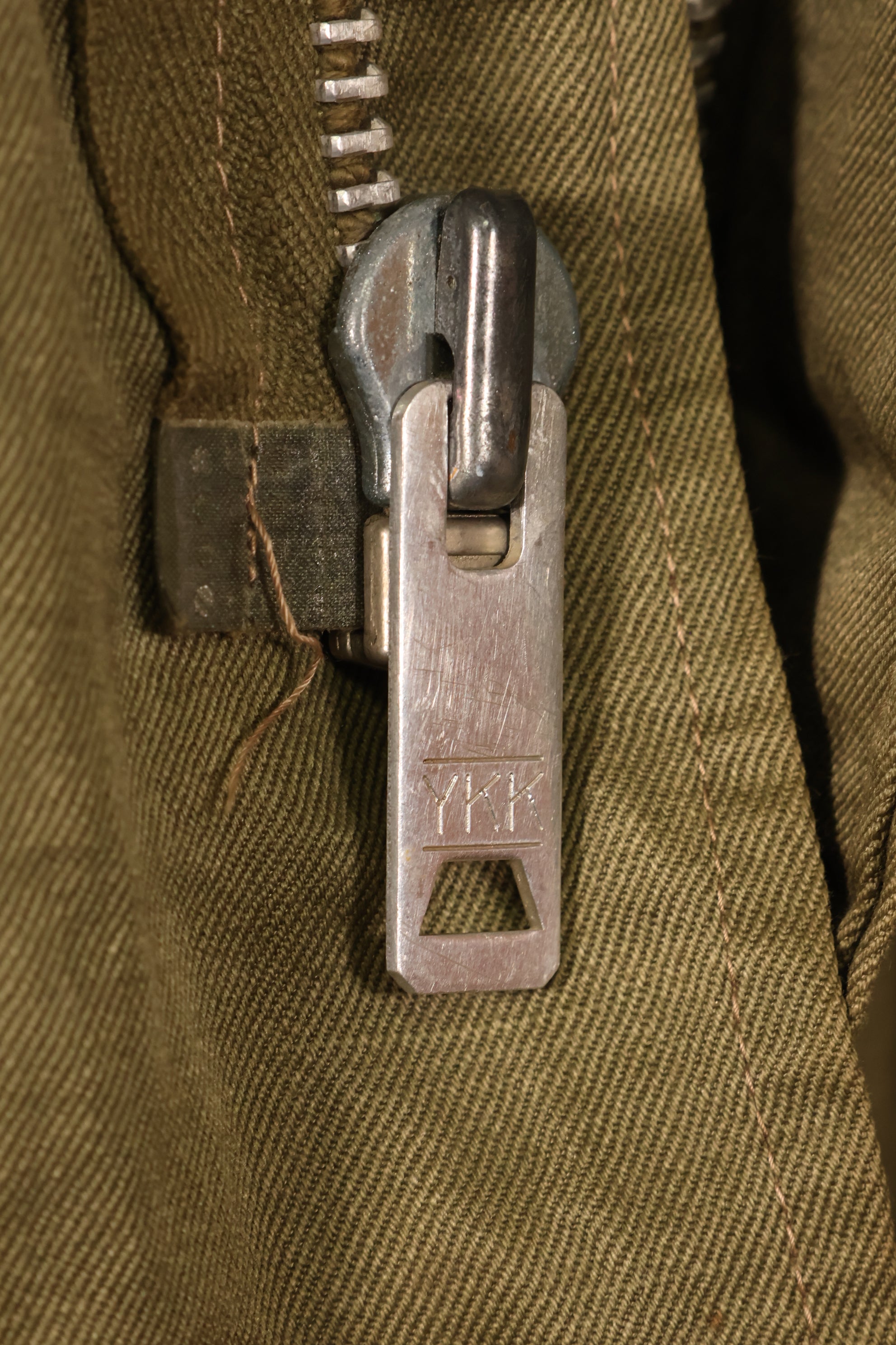 ปลายทศวรรษ 1940, ผลิตในญี่ปุ่น, ขนาด M, แจ็กเก็ตสนาม M-1943 ของกองทัพสหรัฐฯ, ผลิตโดย Tokal, มือสอง