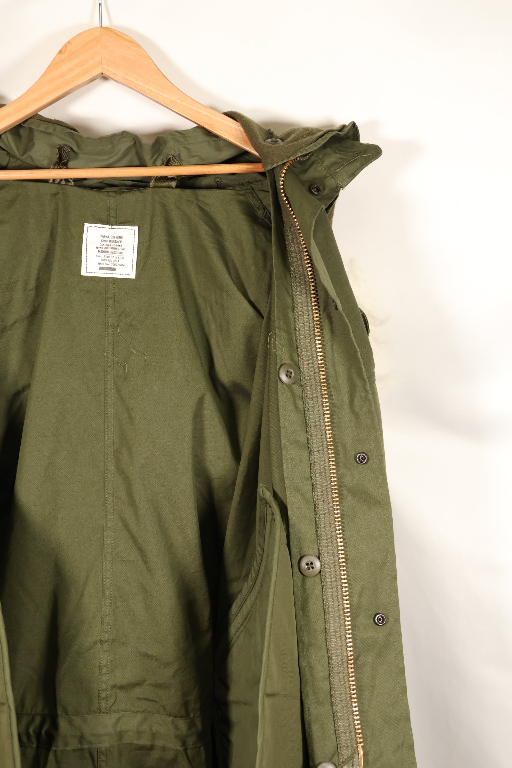 สัญญาปี 1973 & สัญญาปี 1983 เสื้อฮู้ด M-R M65 เสื้อฮู้ดแบบหางปลา เสื้อฮู้ดแบบหางปลา แทบไม่เคยใช้