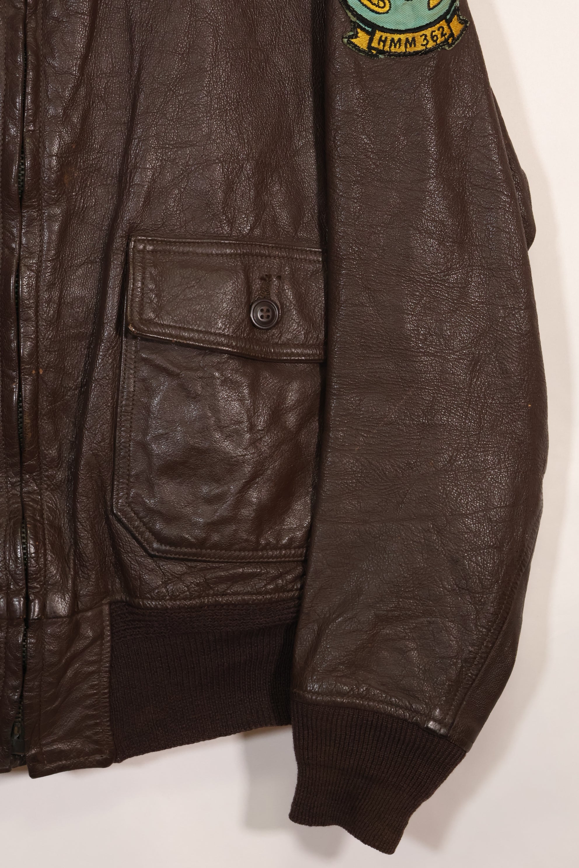เสื้อแจ็คเก็ต G-1 Ugly Angells Flight Jacket ของนาวิกโยธินสหรัฐฯ มือสอง ขนาด 40 ต้นทศวรรษ 1960