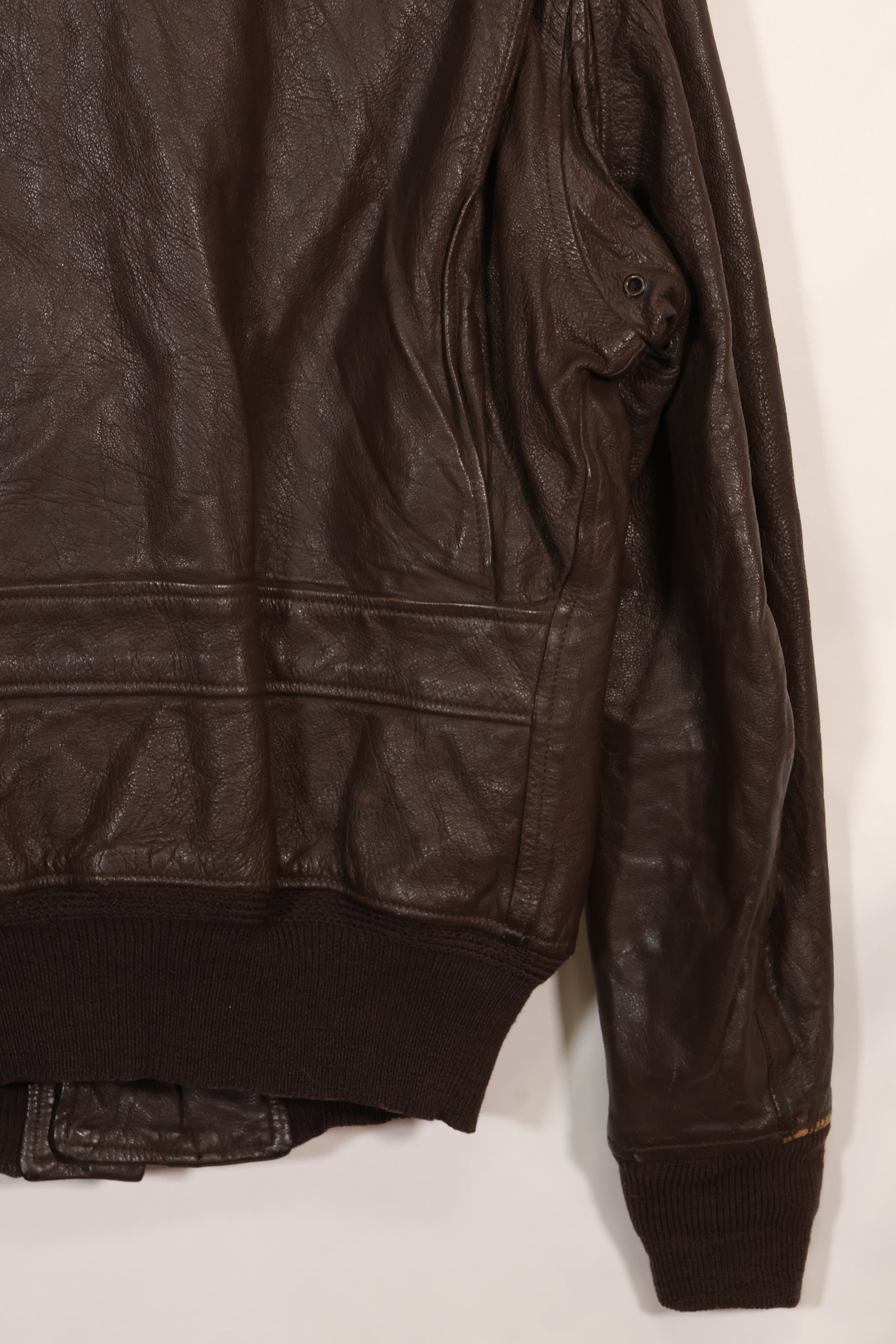 เสื้อแจ็คเก็ต G-1 Ugly Angells Flight Jacket ของนาวิกโยธินสหรัฐฯ มือสอง ขนาด 40 ต้นทศวรรษ 1960