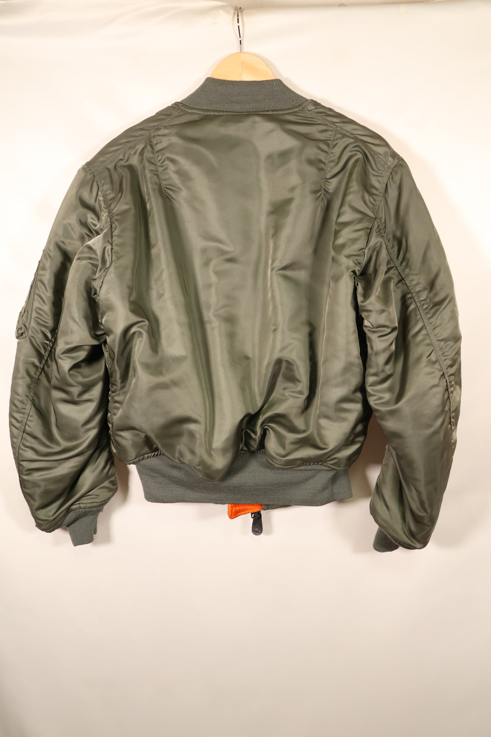 สัญญาปี 1966, ขนาดใหญ่, กองทัพอากาศสหรัฐอเมริกา (USAF), แจ็กเก็ตบิน MA-1, แทบไม่ได้ใช้, สภาพดี