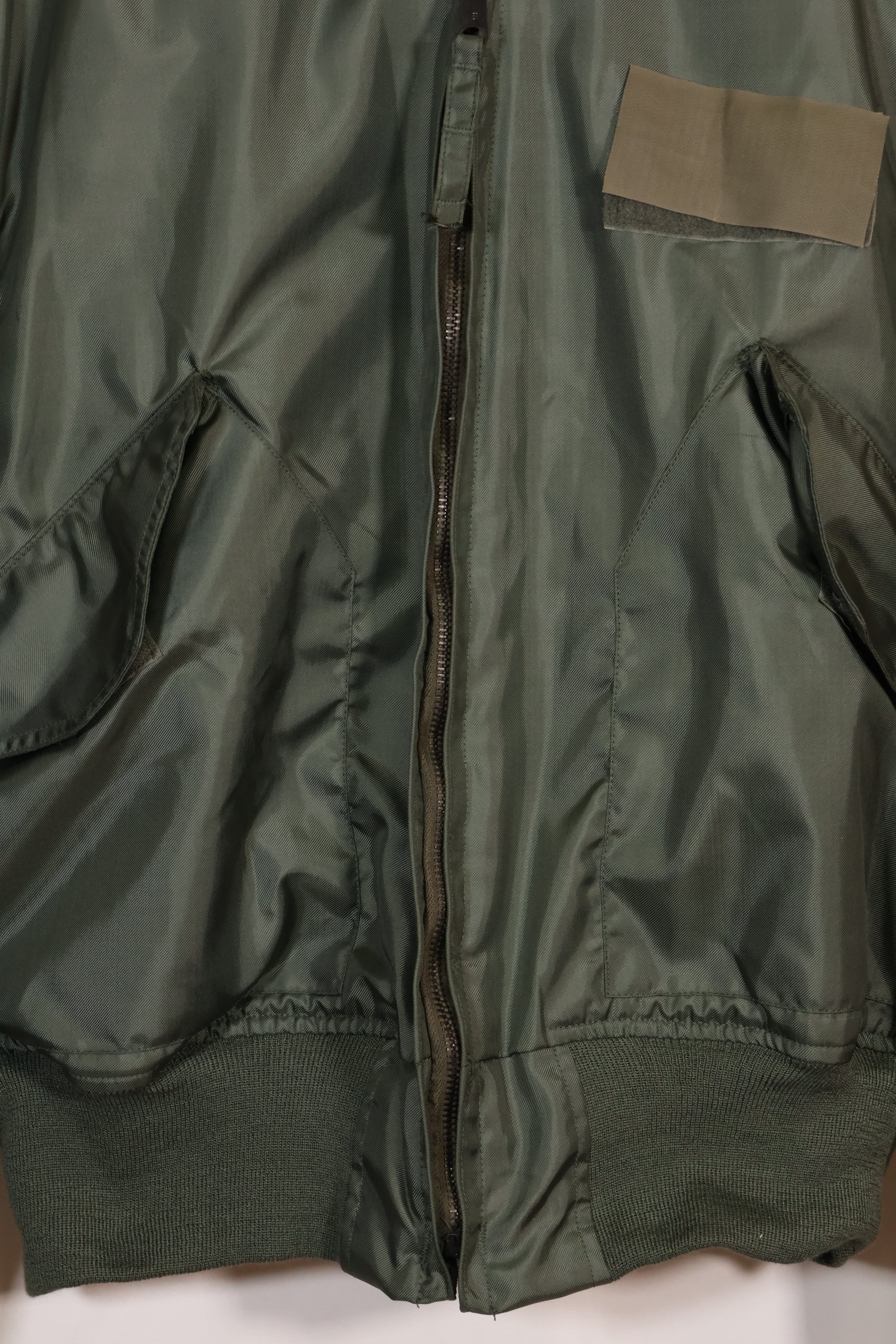 เสื้อแจ็คเก็ตนักบิน CWU-36P ขนาดใหญ่ของกองทัพเรือสหรัฐฯ ปี 1977