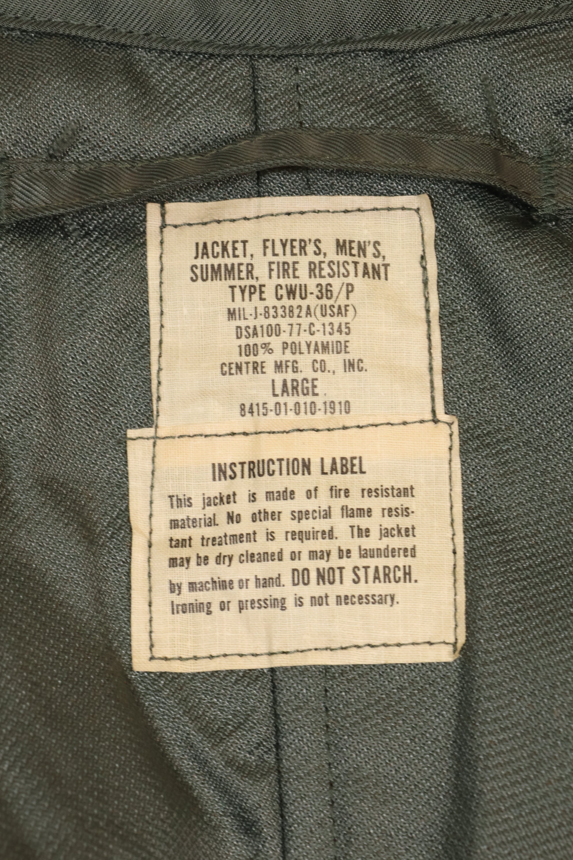 เสื้อแจ็คเก็ตนักบิน CWU-36P ขนาดใหญ่ของกองทัพเรือสหรัฐฯ ปี 1977