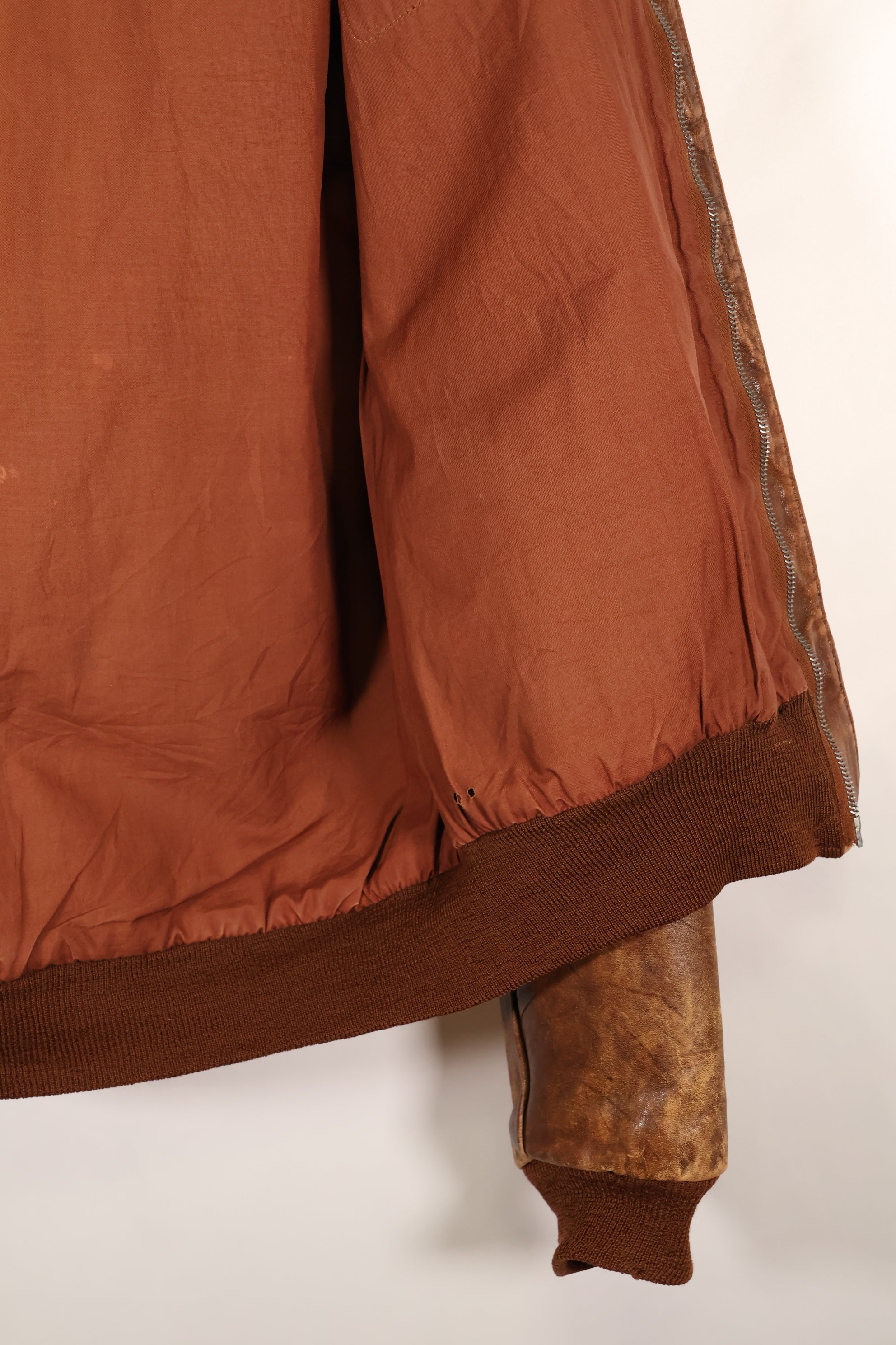 ทศวรรษ 1940 ขนาด 42 USAAF A-2 แจ็คเก็ตบิน Rough Wear Clothing Co. สินค้ามือสอง