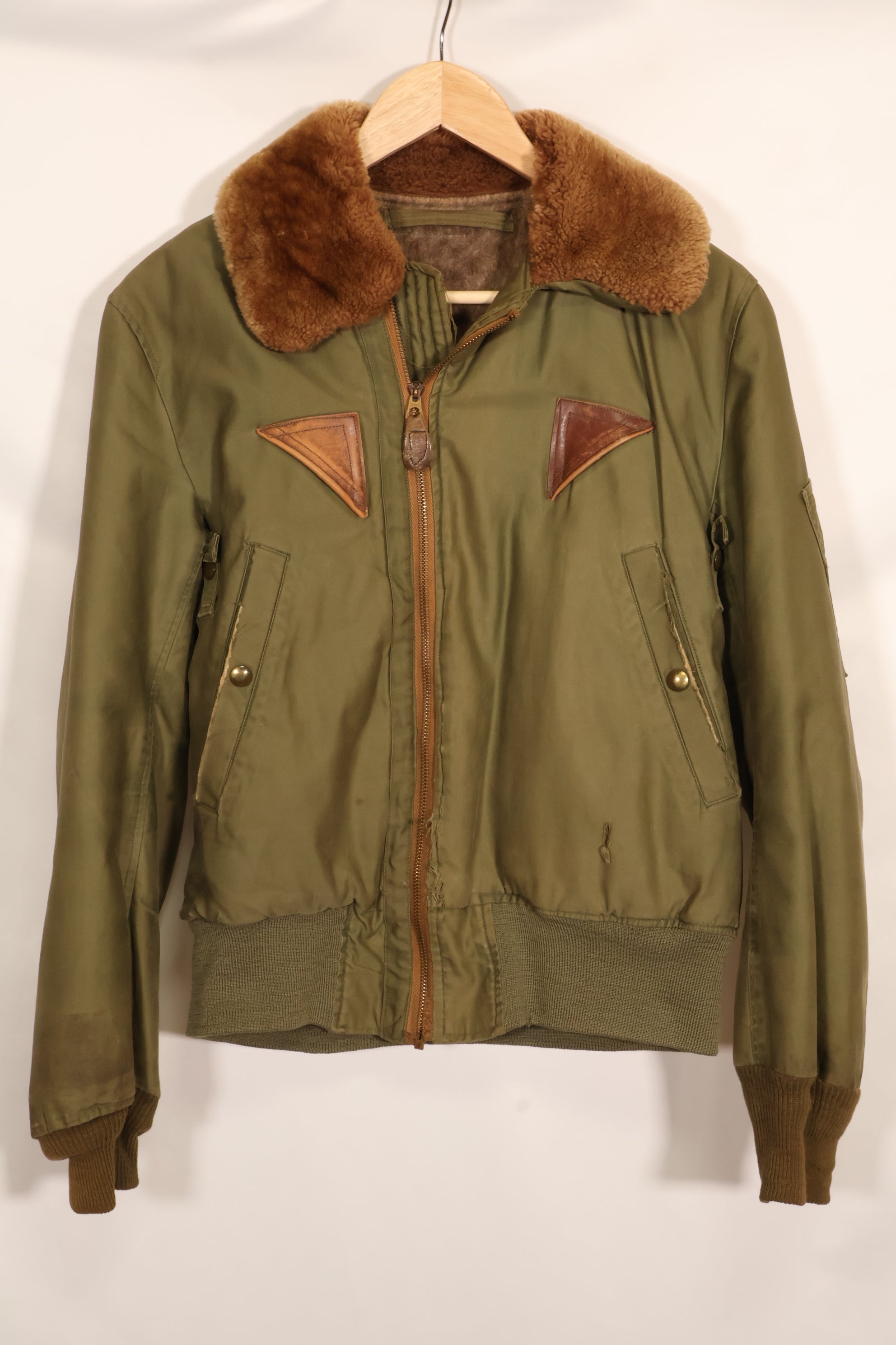 เสื้อแจ็คเก็ตนักบิน B-15A ของกองทัพอากาศสหรัฐฯ ราวปี 1944 สภาพดี