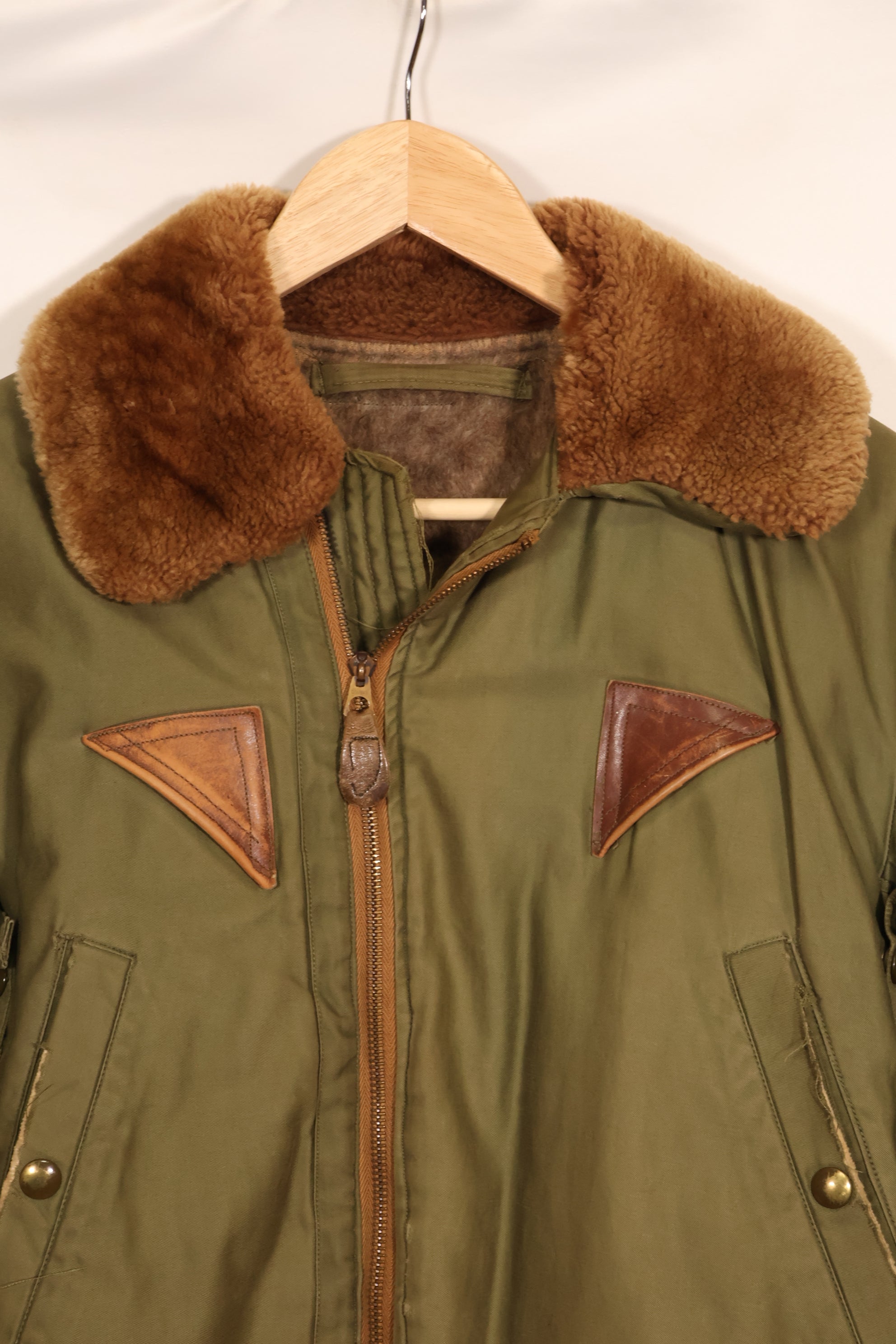 เสื้อแจ็คเก็ตนักบิน B-15A ของกองทัพอากาศสหรัฐฯ ราวปี 1944 สภาพดี