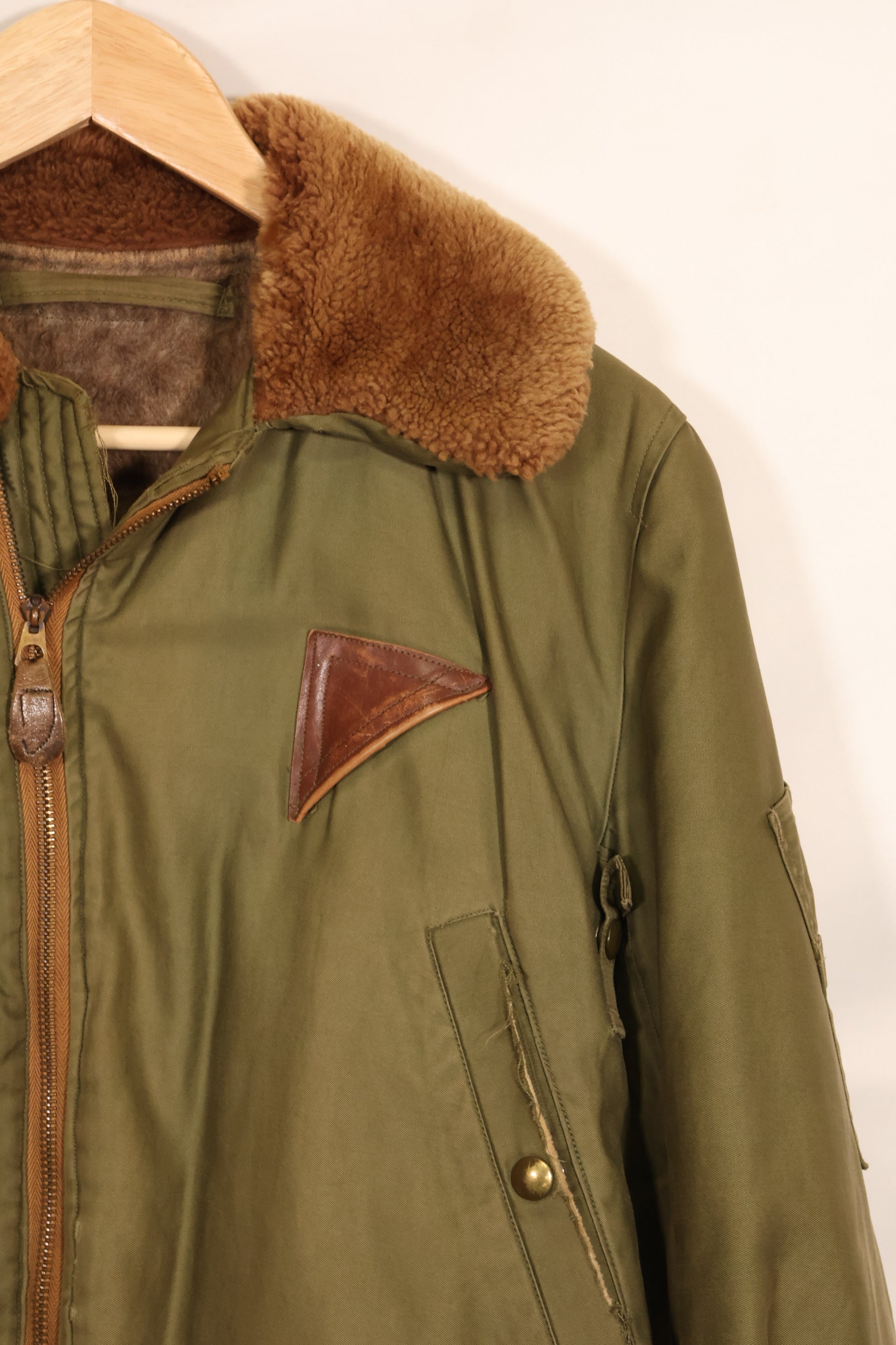 เสื้อแจ็คเก็ตนักบิน B-15A ของกองทัพอากาศสหรัฐฯ ราวปี 1944 สภาพดี