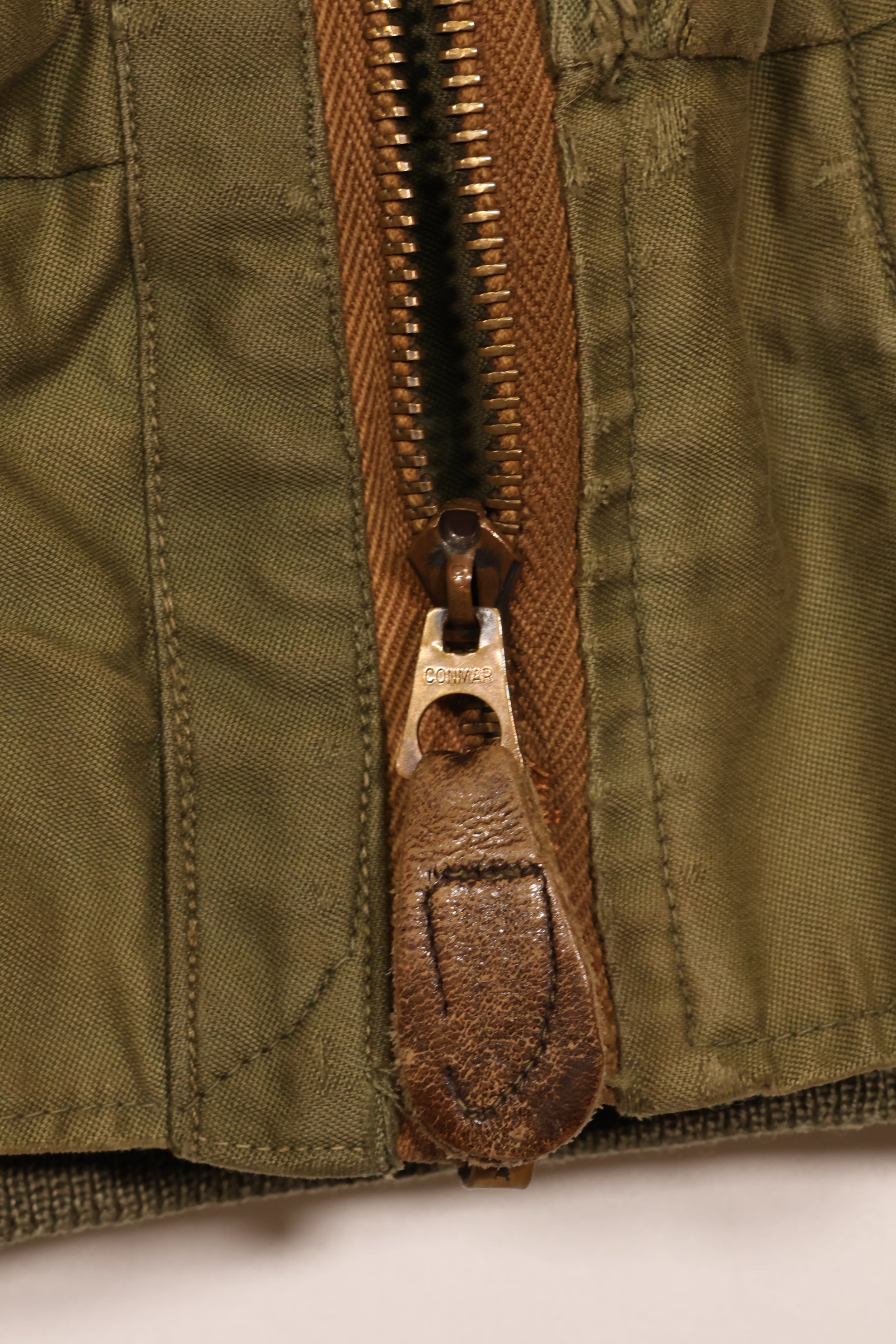เสื้อแจ็คเก็ตนักบิน B-15A ของกองทัพอากาศสหรัฐฯ ราวปี 1944 สภาพดี