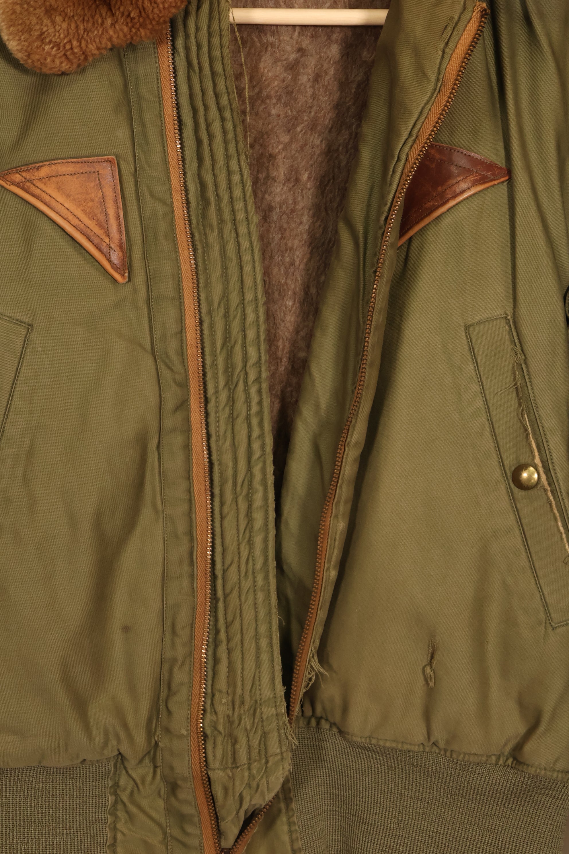 เสื้อแจ็คเก็ตนักบิน B-15A ของกองทัพอากาศสหรัฐฯ ราวปี 1944 สภาพดี