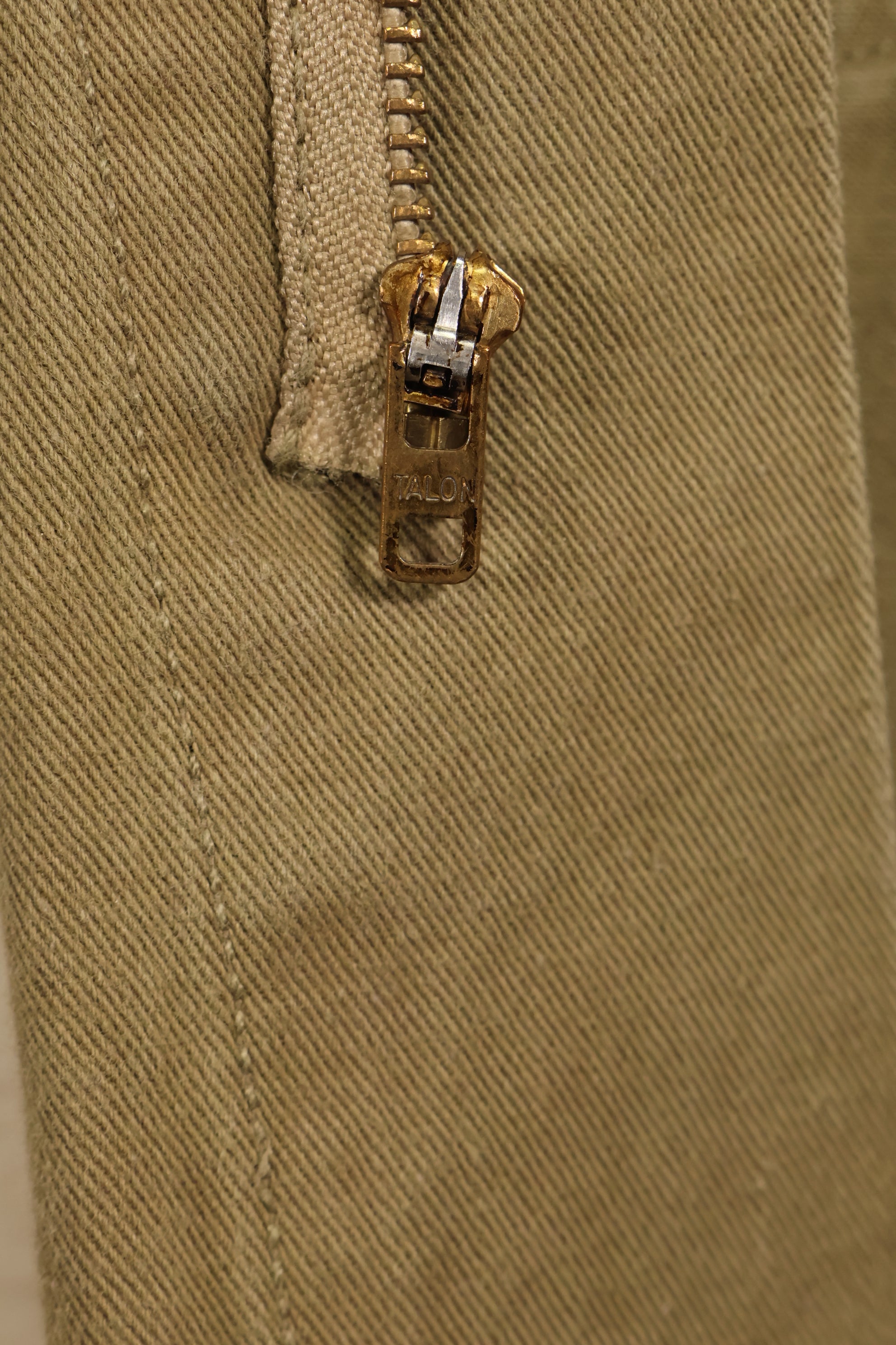 เครื่องแต่งกายภาพยนตร์ 44R ภาพยนตร์ Private Ryan กองทัพสหรัฐฯ เสื้อแจ็คเก็ต M42 สภาพมือสอง