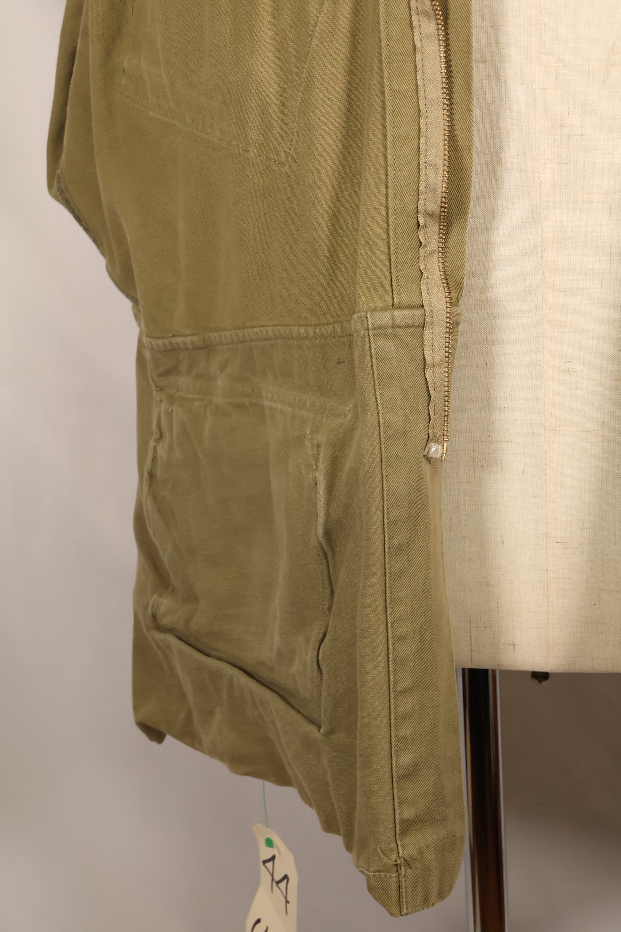 เครื่องแต่งกายภาพยนตร์ 44R ภาพยนตร์ Private Ryan กองทัพสหรัฐฯ เสื้อแจ็คเก็ต M42 สภาพมือสอง