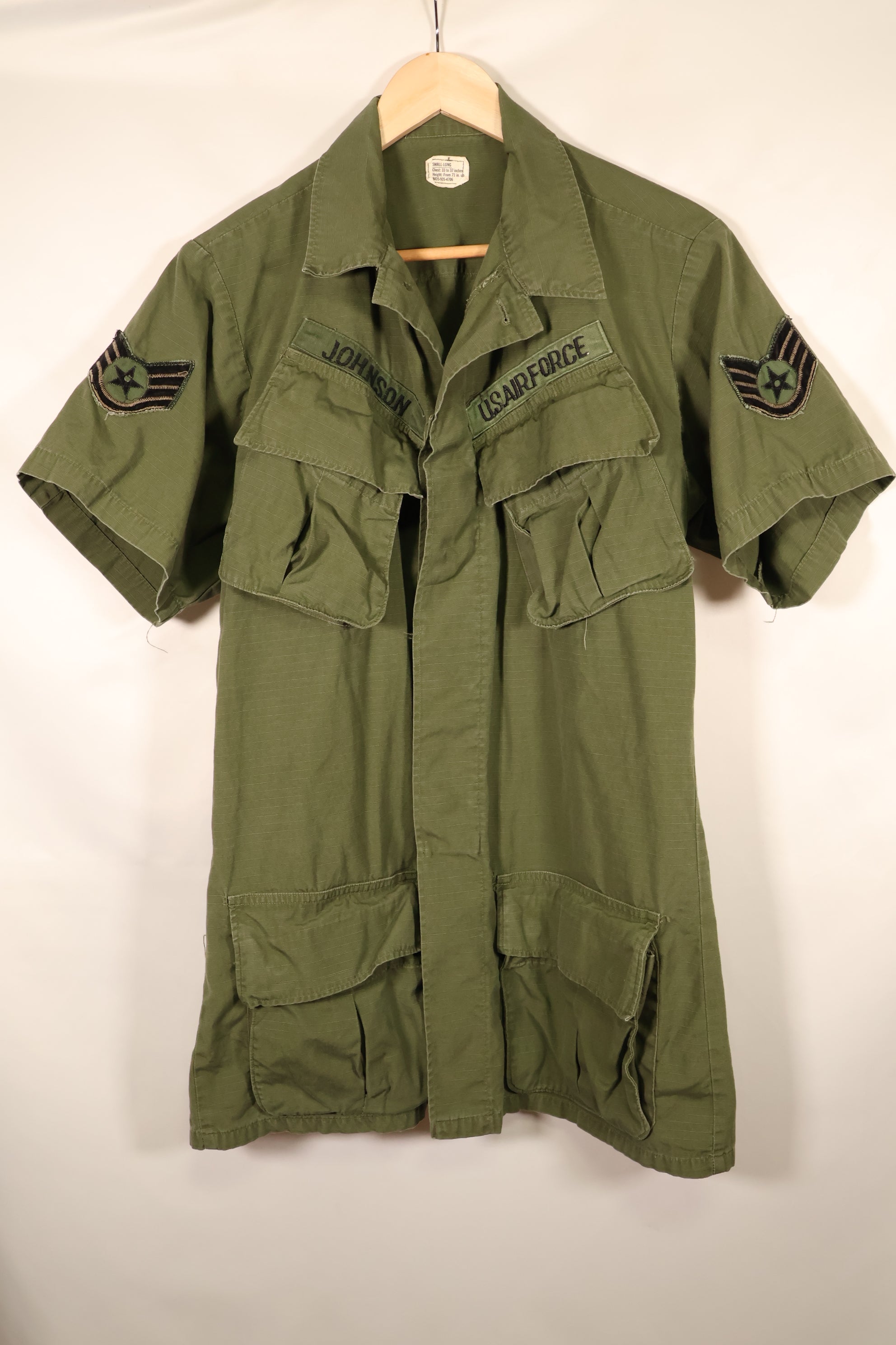 Contract 1969, S-L, มีร่องรอยการใช้งานที่บริเวณชื่อ Taylor, แจ็กเก็ตสนามแบบที่ 4 (Jungle Fatigue Jacket), USAF, แขนสั้น, ปรับแต่งตามสั่ง, มือสอง